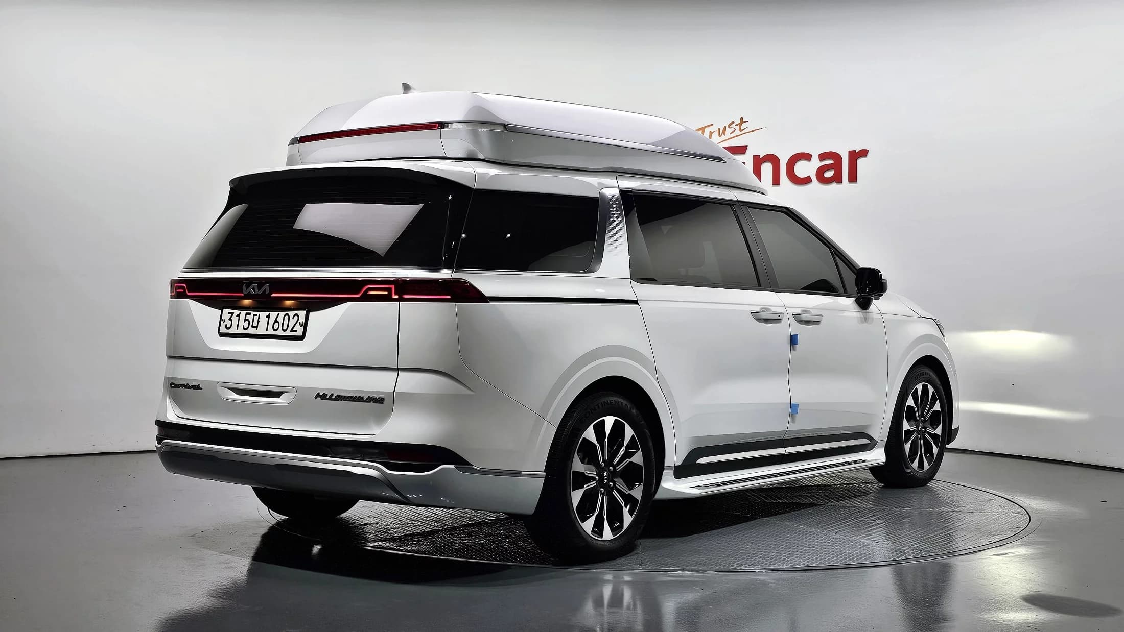 Kia Carnival 9-Seater Hi-Limousine Signature, 2021 г. 26385 км. — фото 2