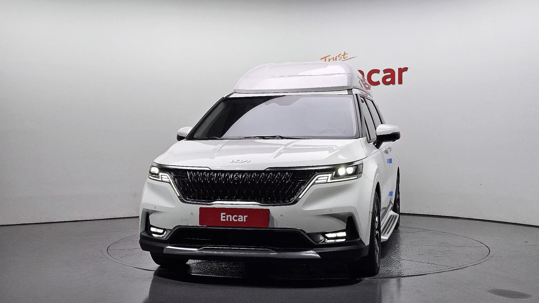 Kia Carnival 9-Seater Hi-Limousine Signature, 2021 г. 26385 км. — фото 3