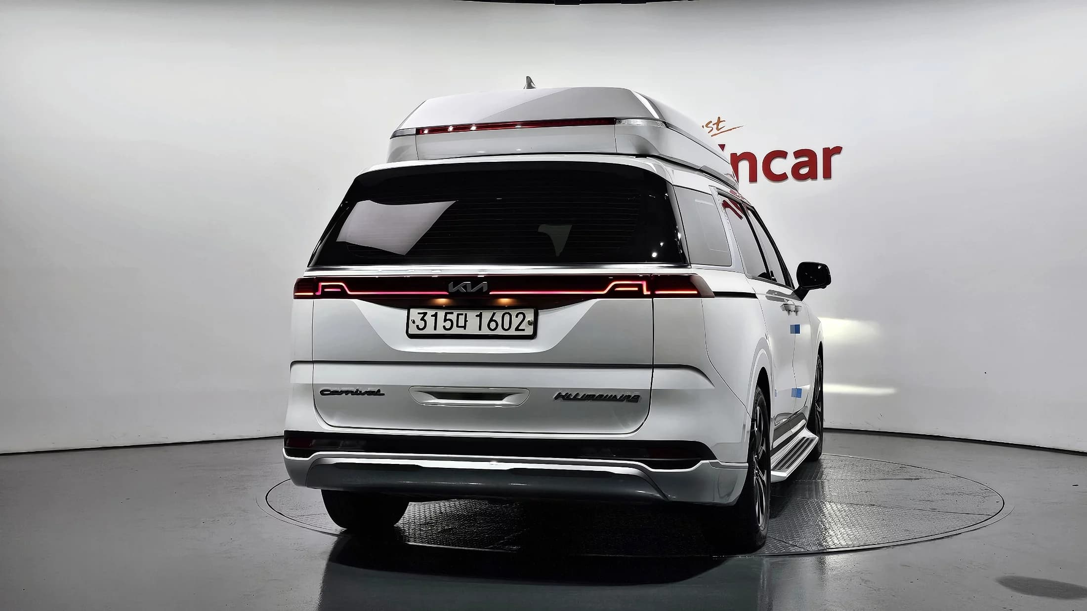 Kia Carnival 9-Seater Hi-Limousine Signature, 2021 г. 26385 км. — фото 4