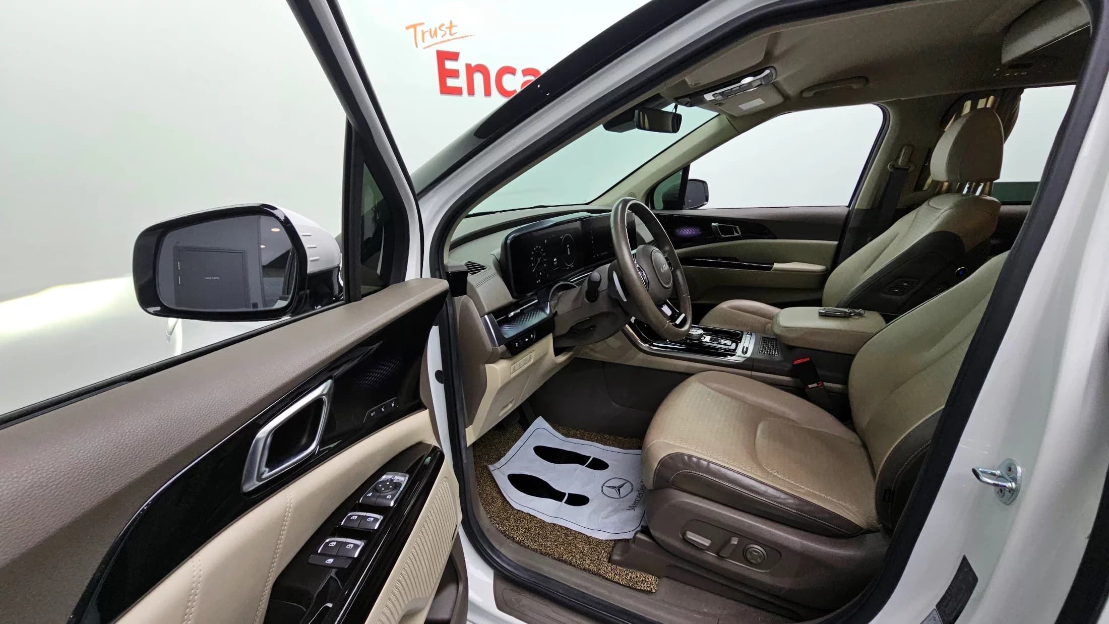 Kia Carnival 9-Seater Hi-Limousine Signature, 2021 г. 26385 км. — фото 10
