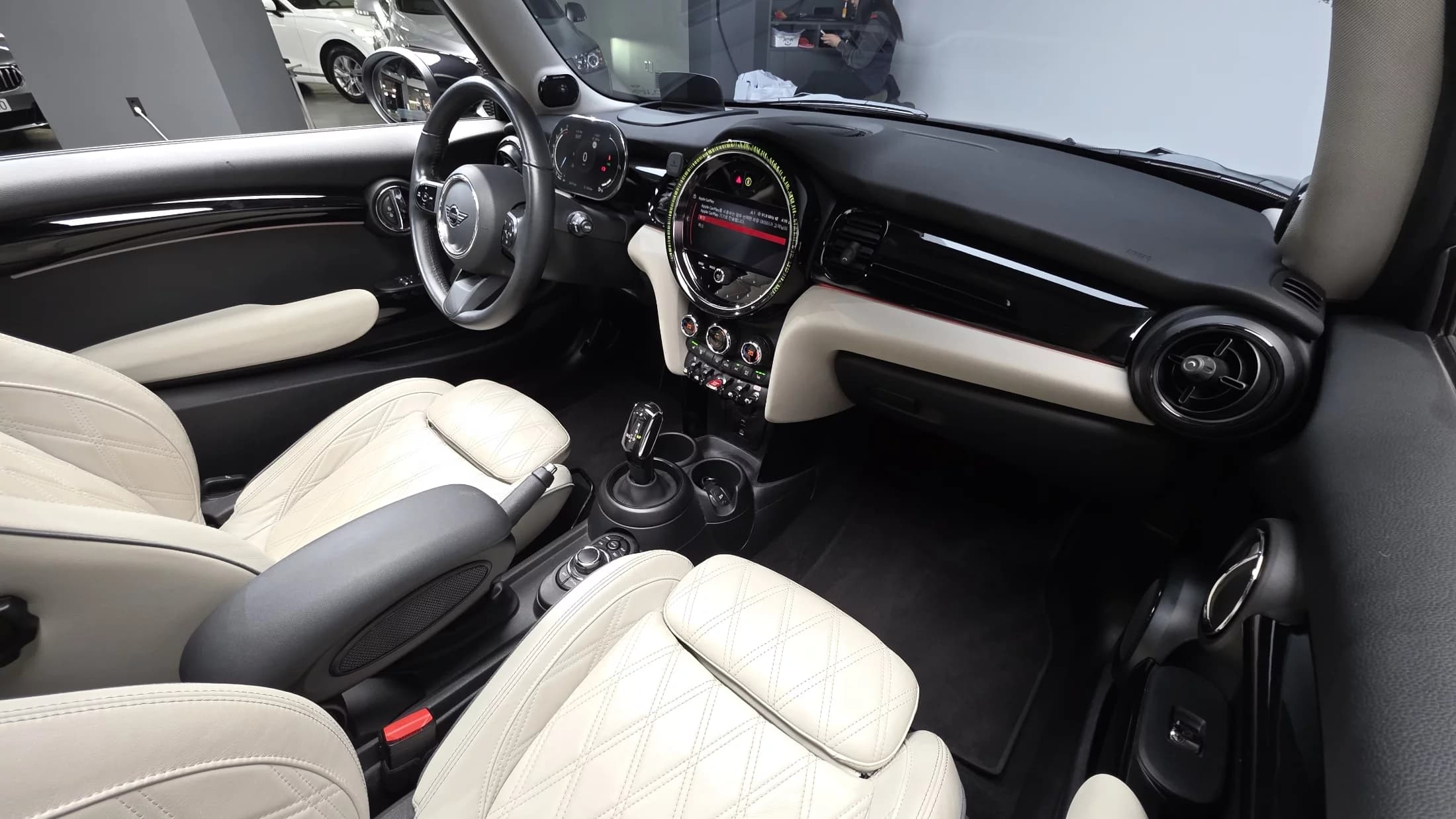 MINI Cooper Classic Third Generation, 2022 г. 61779 км. — фото 6