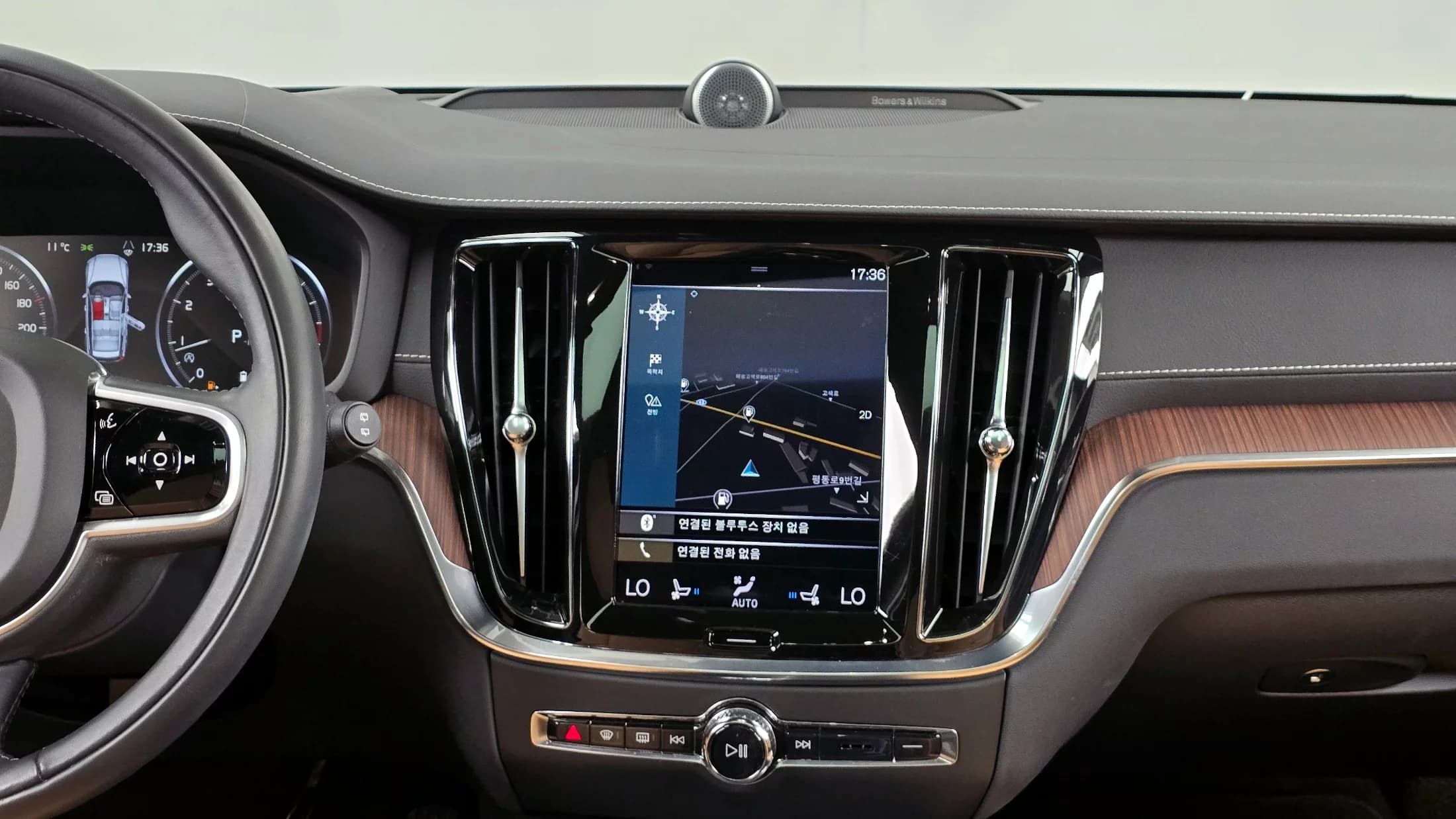 Volvo V60 B5 Pro AWD, 2021 г. 35883 км. — фото 14
