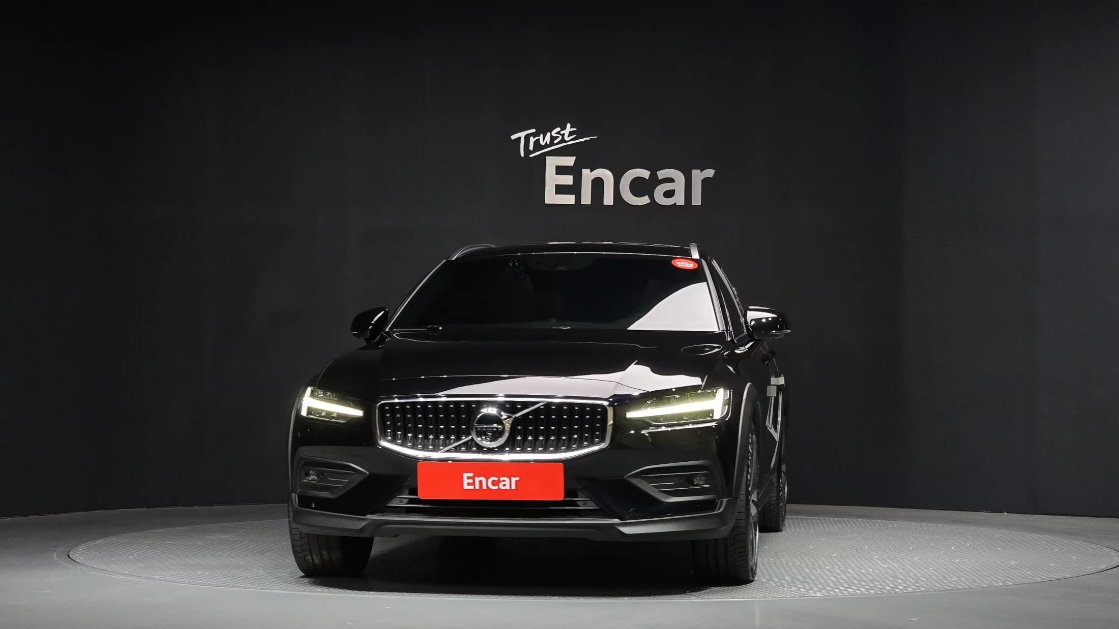 Volvo V60 B5 Pro AWD, 2021 г. 35883 км. — фото 3