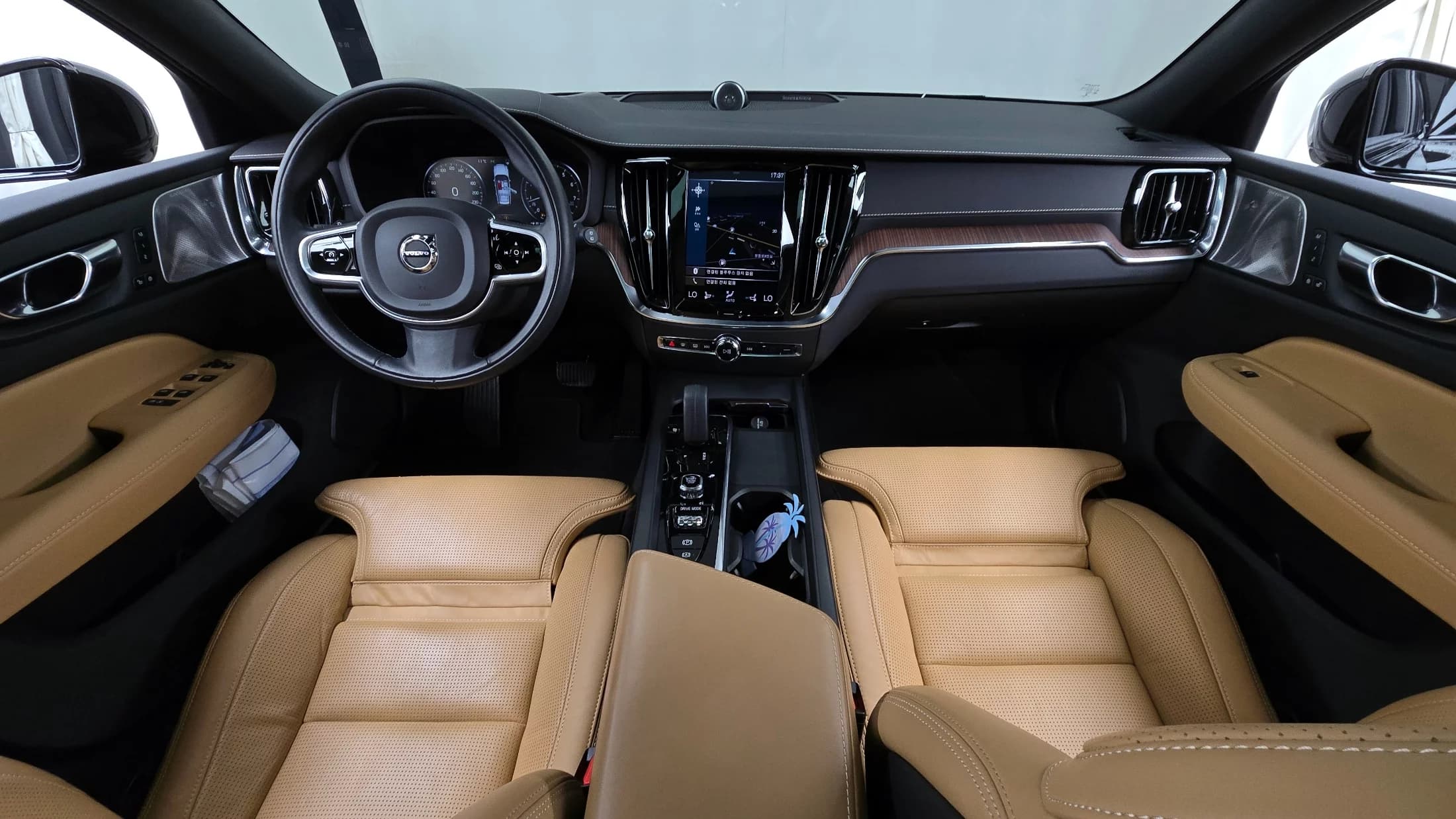 Volvo V60 B5 Pro AWD, 2021 г. 35883 км. — фото 7
