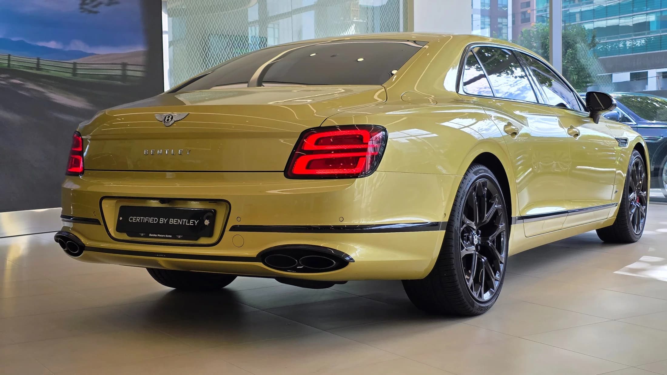 Bentley Flying Spur 4.0 S, 2024 г. 3572 км. — фото 6