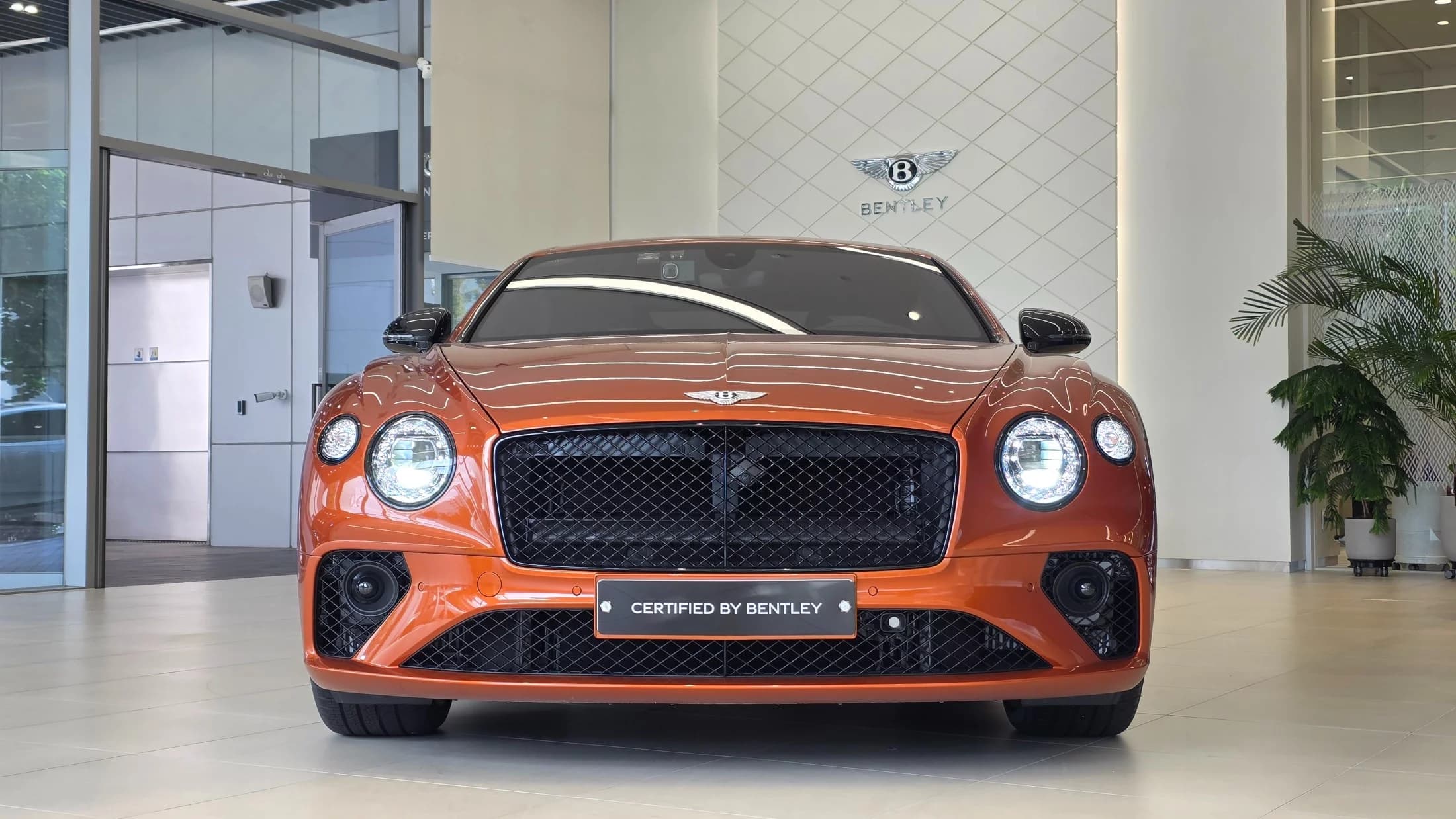 Bentley Continental GT 4.0 GTS, 2024 г. 2030 км. — фото 2