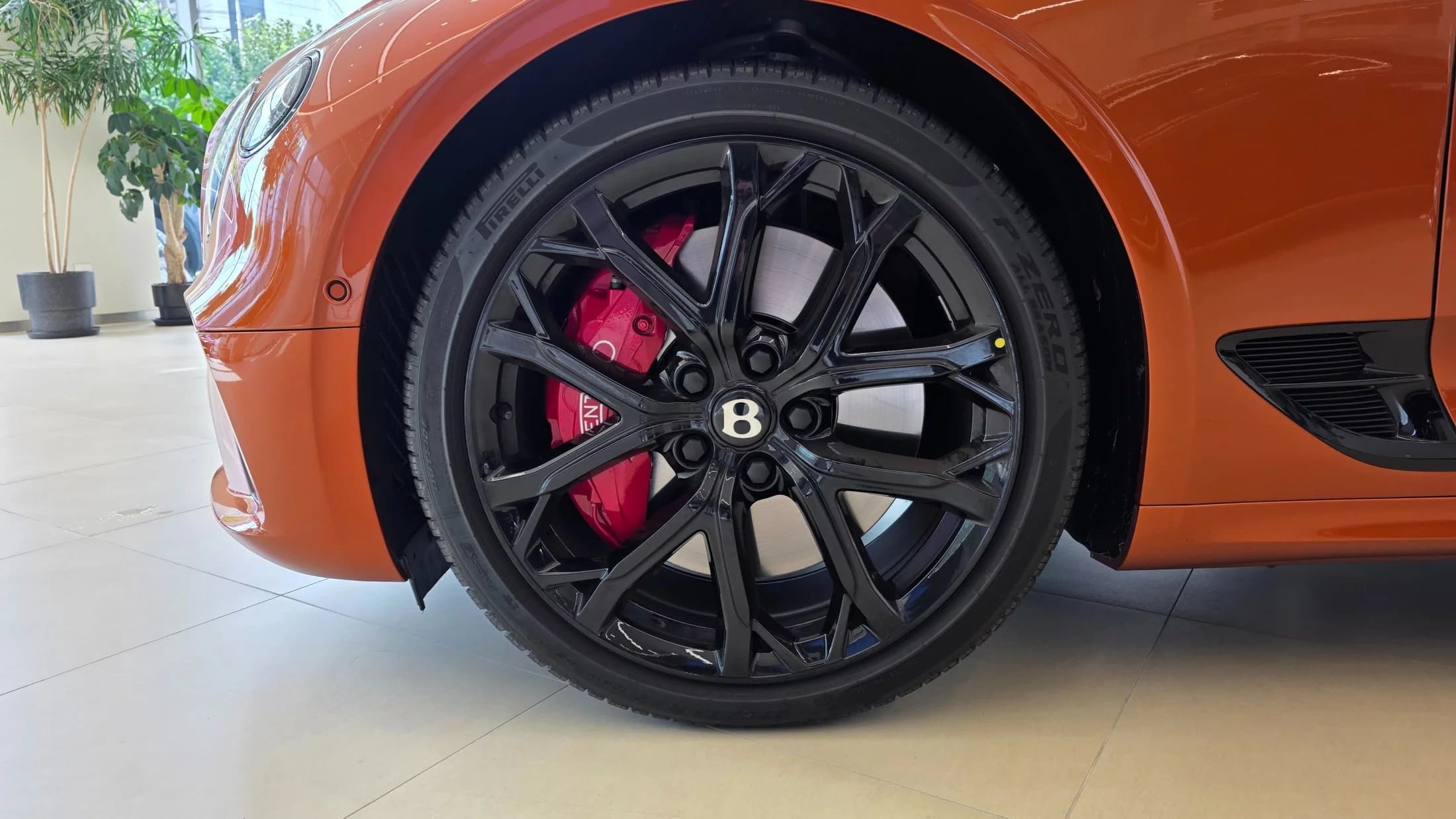 Bentley Continental GT 4.0 GTS, 2024 г. 2030 км. — фото 3