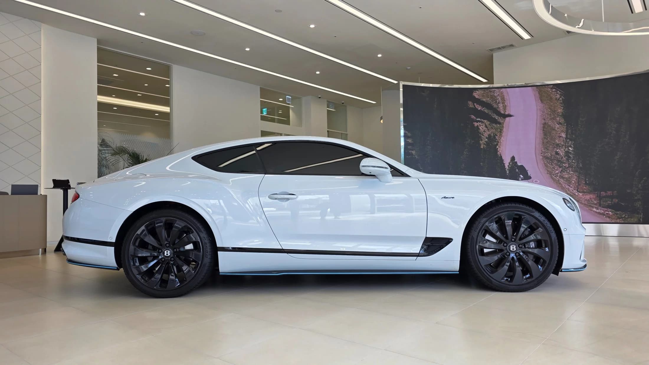 Bentley Continental GT 4.0 GT Azure, 2024 г. 1527 км. — фото 4
