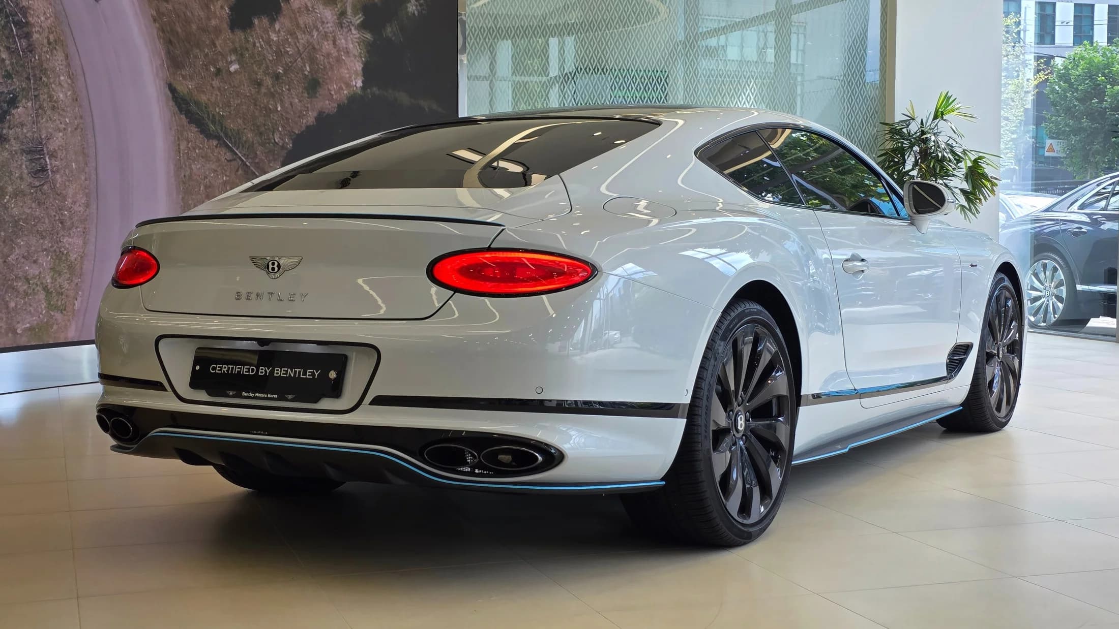 Bentley Continental GT 4.0 GT Azure, 2024 г. 1527 км. — фото 6