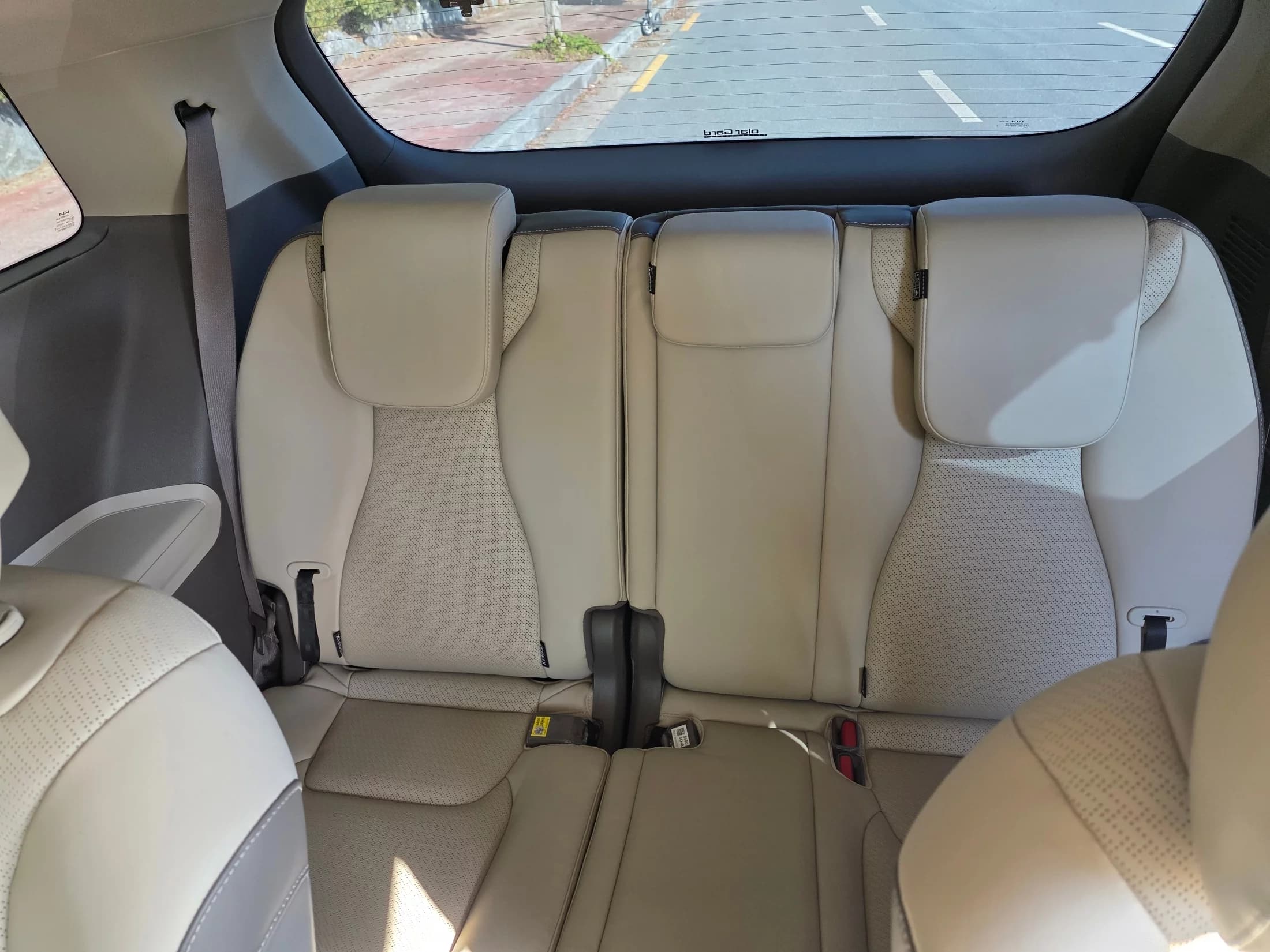 Kia Carnival 7-Seater Signature, 2023 г. 32725 км. — фото 18