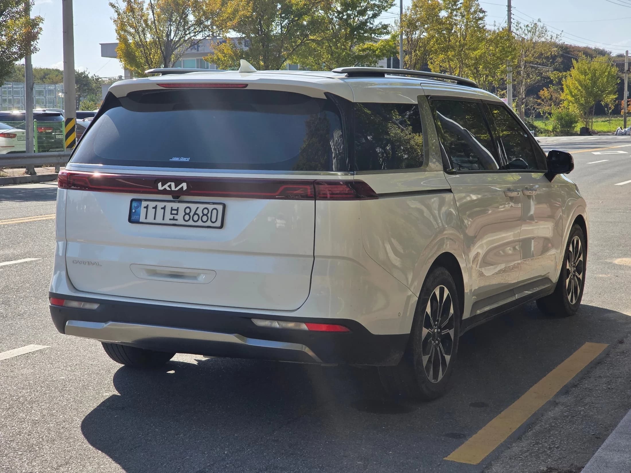 Kia Carnival 7-Seater Signature, 2023 г. 32725 км. — фото 4