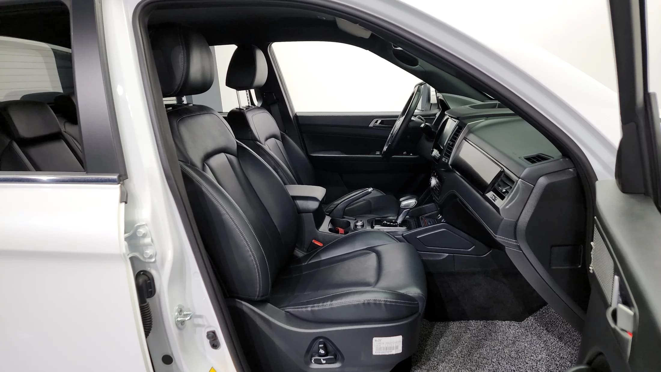 SsangYong Rexton Diesel 2.2 4WD Noblesse, 2022 г. 28599 км. — фото 11