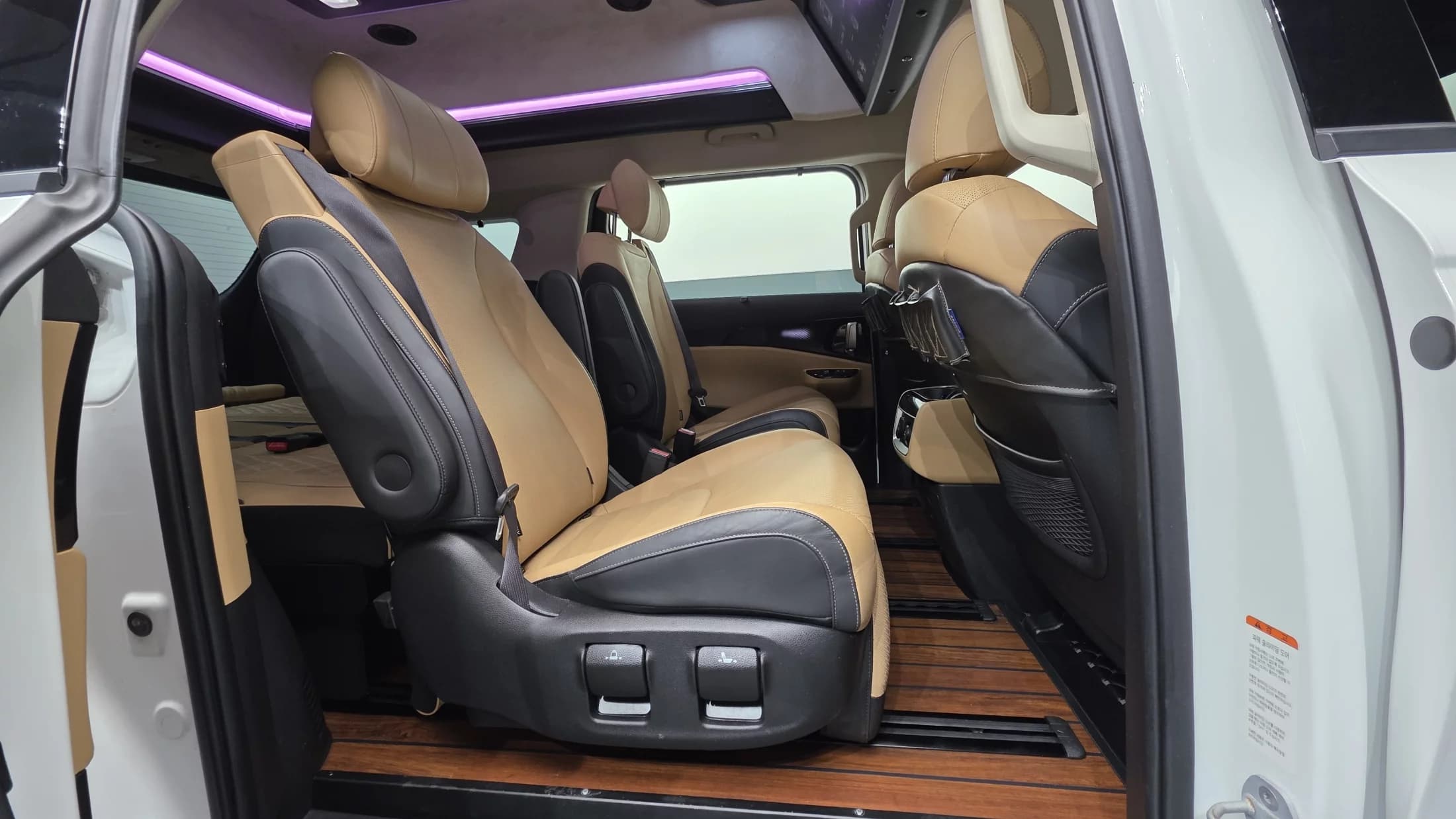 Kia Carnival Gasoline 7-seater Limousine(Special vehicle), 2022 г. 38790 км. — фото 18