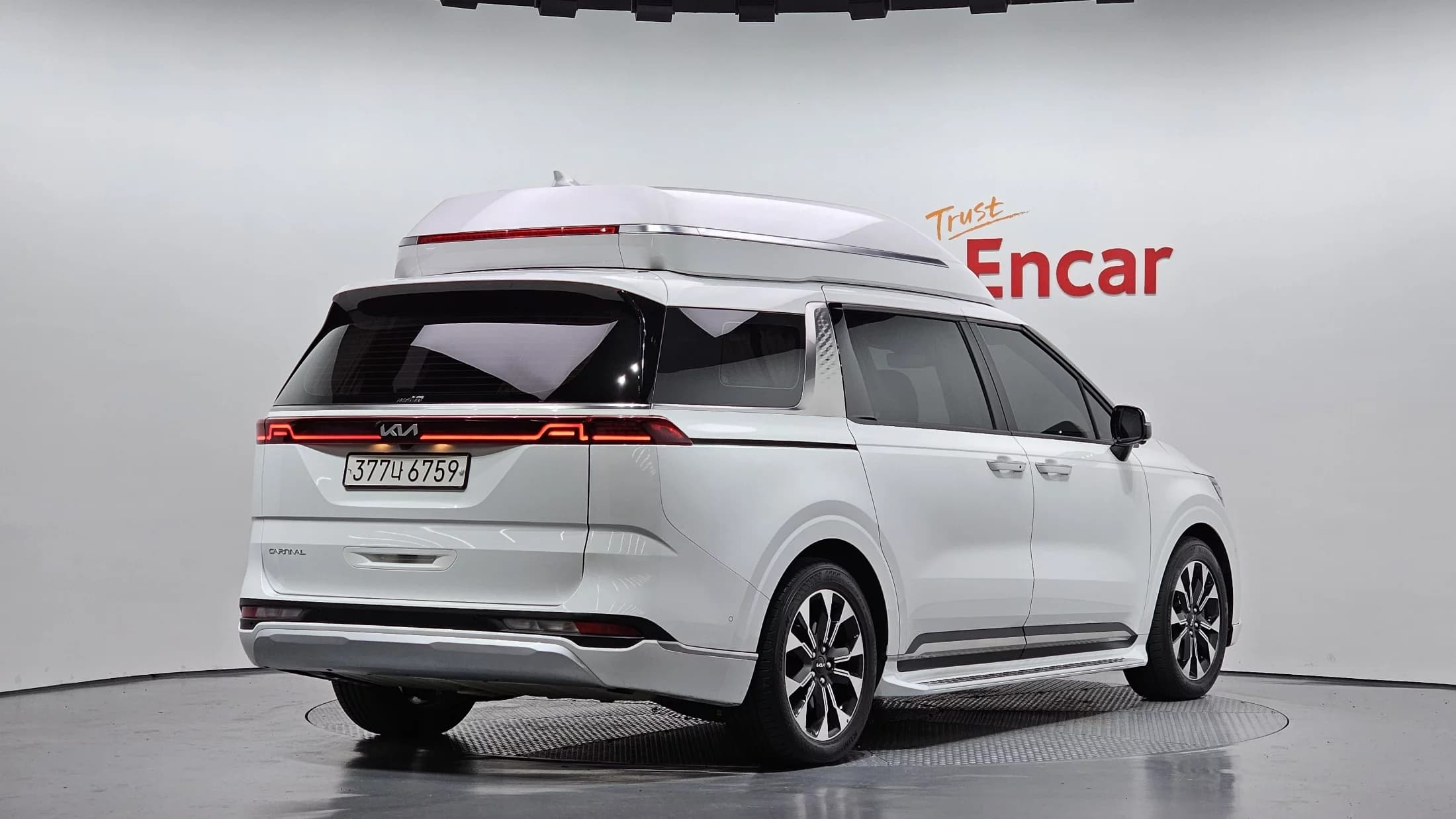 Kia Carnival Gasoline 7-Seater Hi-Limousine Signature, 2022 г. 89434 км. — фото 2