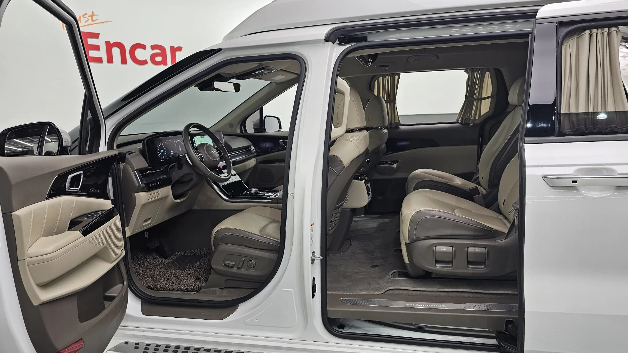 Kia Carnival Gasoline 7-Seater Hi-Limousine Signature, 2022 г. 89434 км. — фото 19