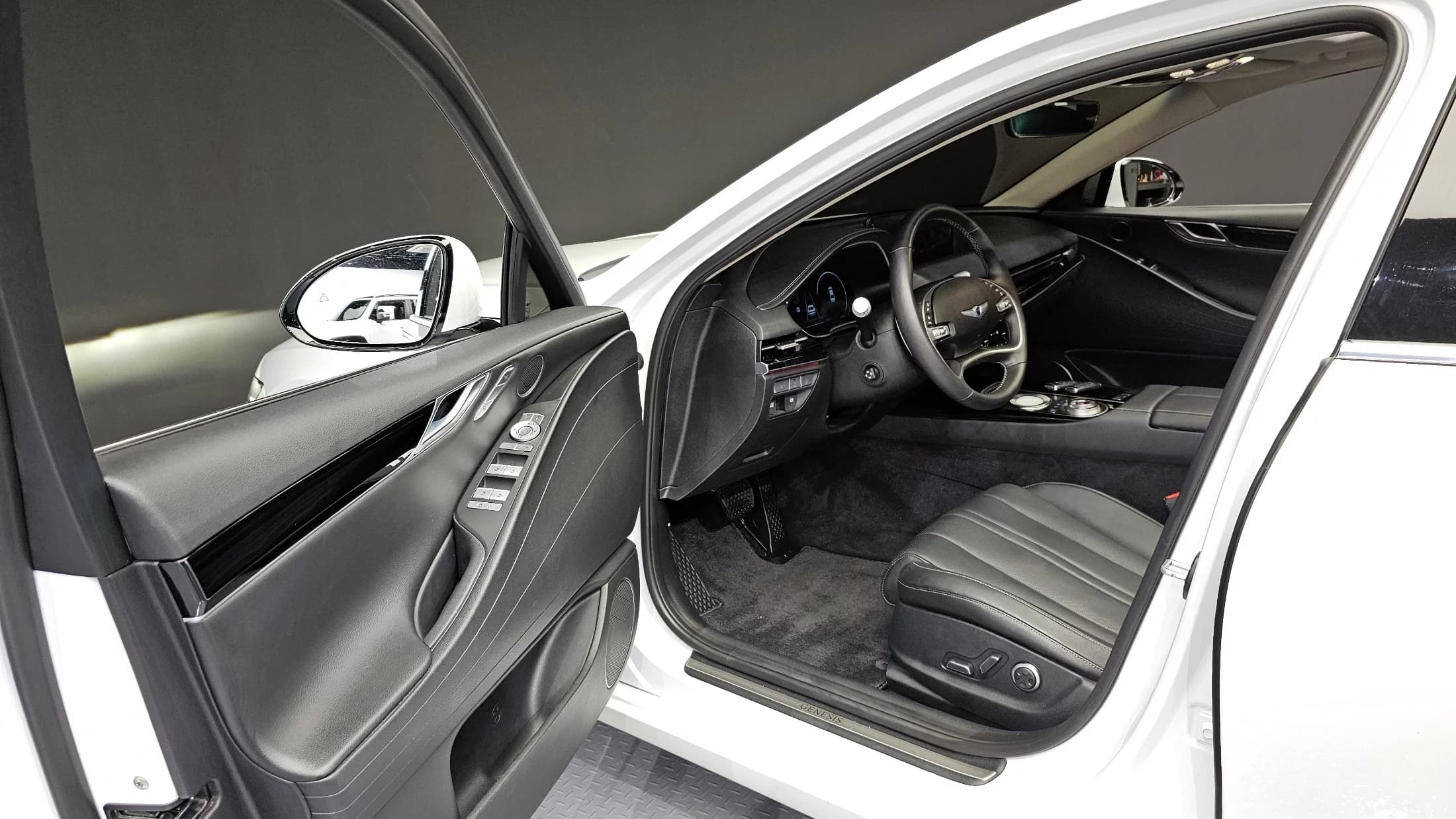 Genesis G80 Gasoline 2.5 Turbo AWD, 2022 г. 42346 км. — фото 11