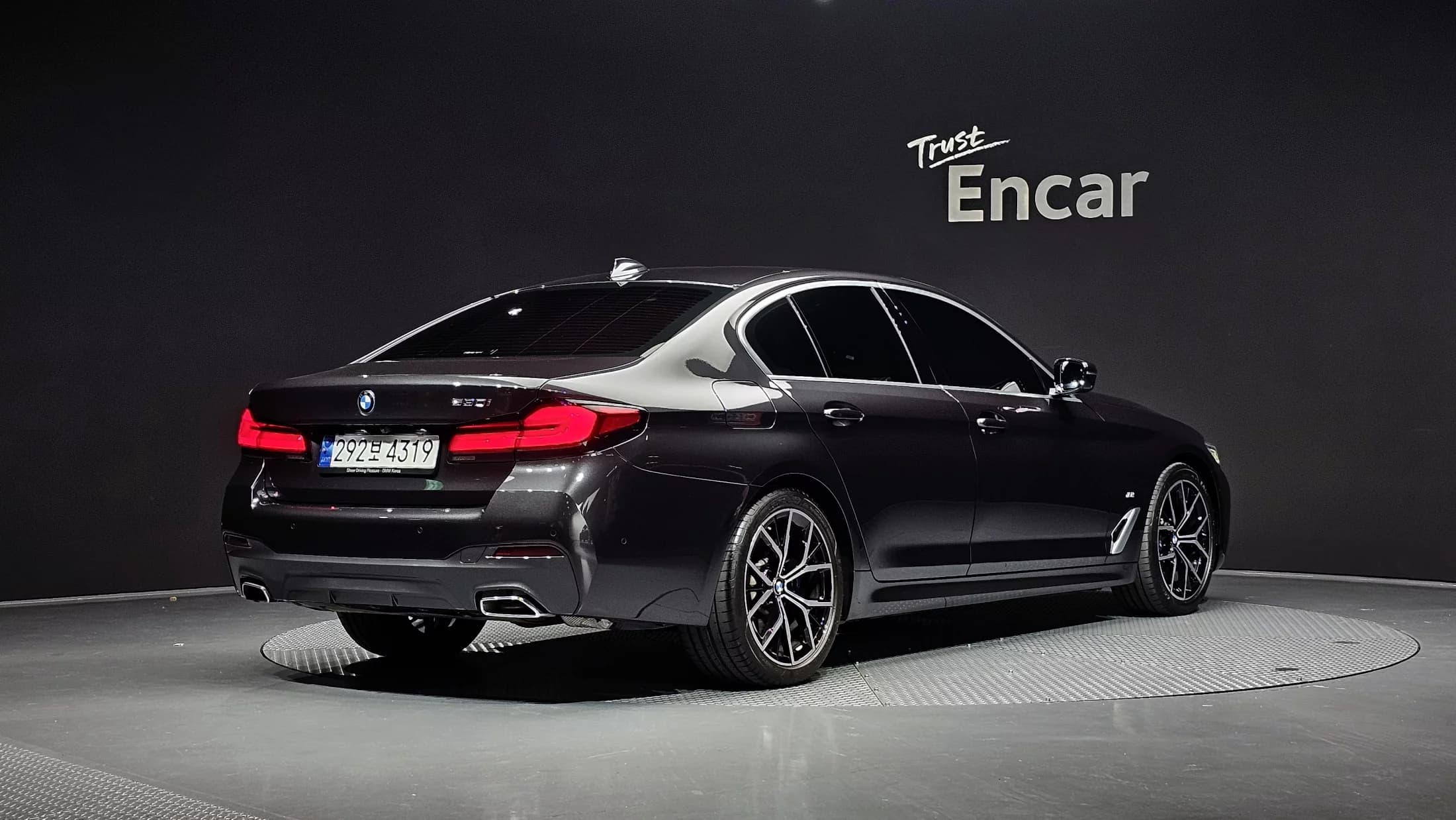BMW 5-Series 530i M Sport Package, 2023 г. 35871 км. — фото 2