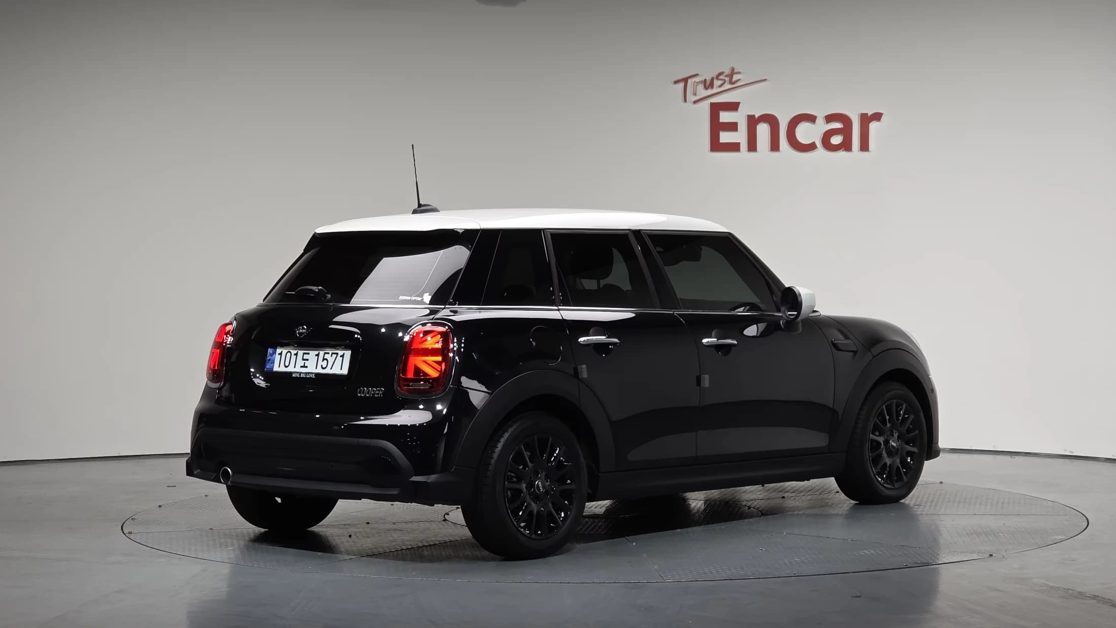 MINI Cooper 5Door Classic Third Generation, 2024 г. 11528 км.