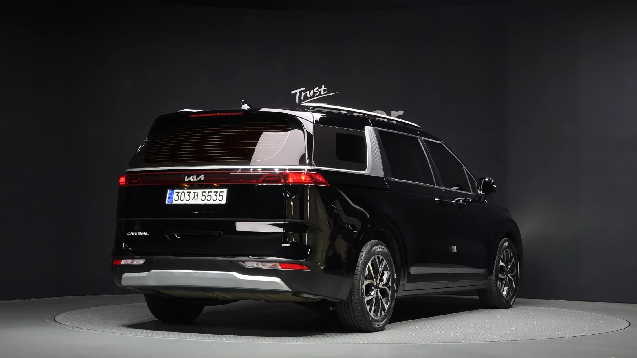 Kia Carnival 9-Seater Prestige, 2022 г. 106688 км. — фото 2