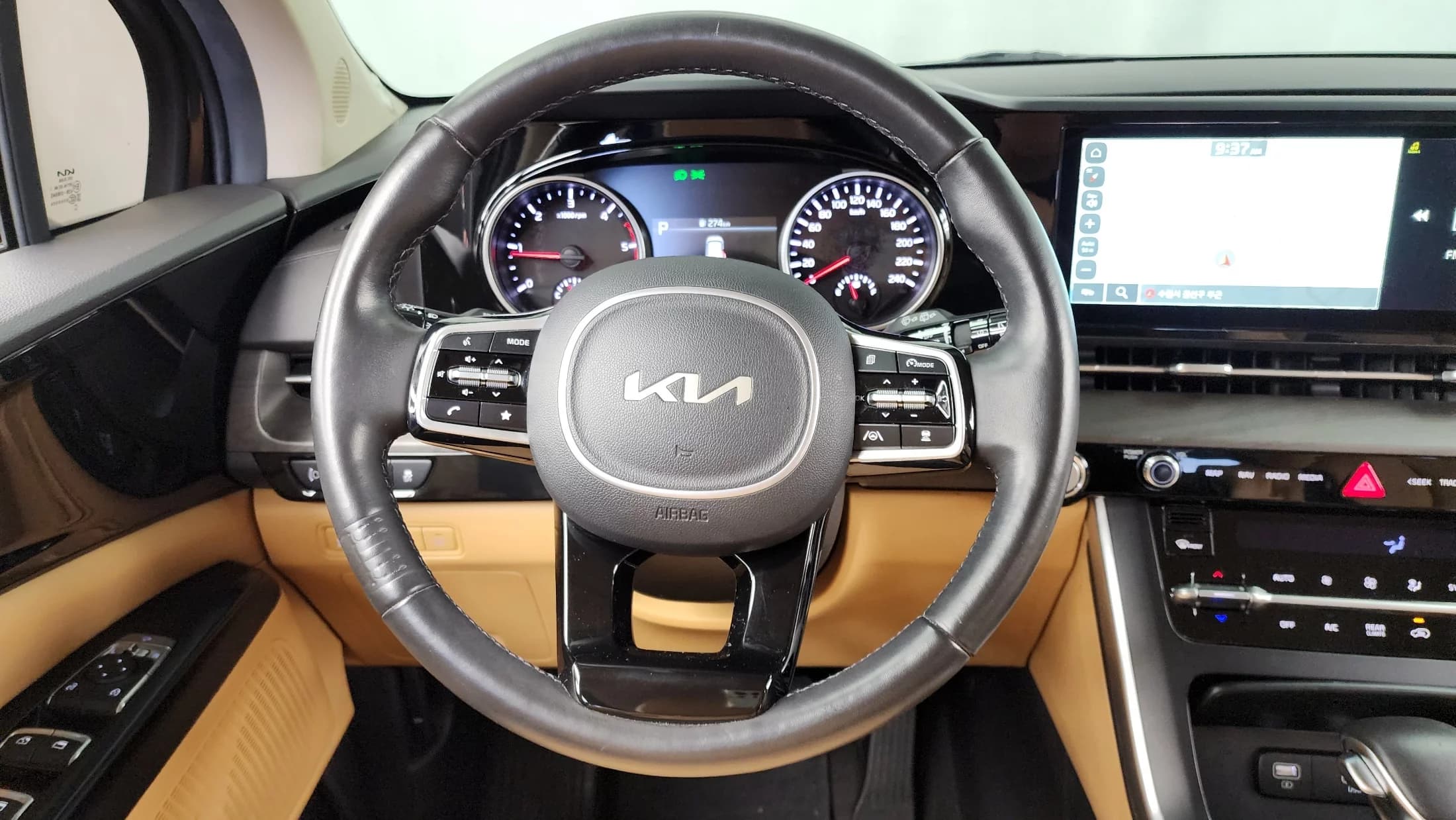 Kia Carnival 9-Seater Prestige, 2022 г. 106688 км. — фото 13
