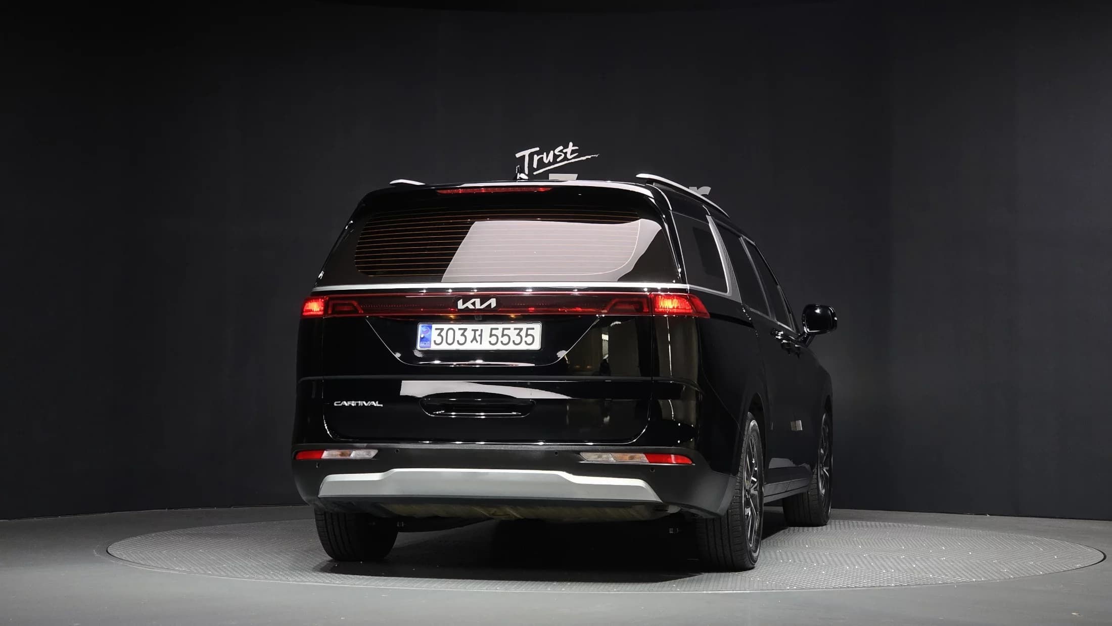 Kia Carnival 9-Seater Prestige, 2022 г. 106688 км. — фото 4