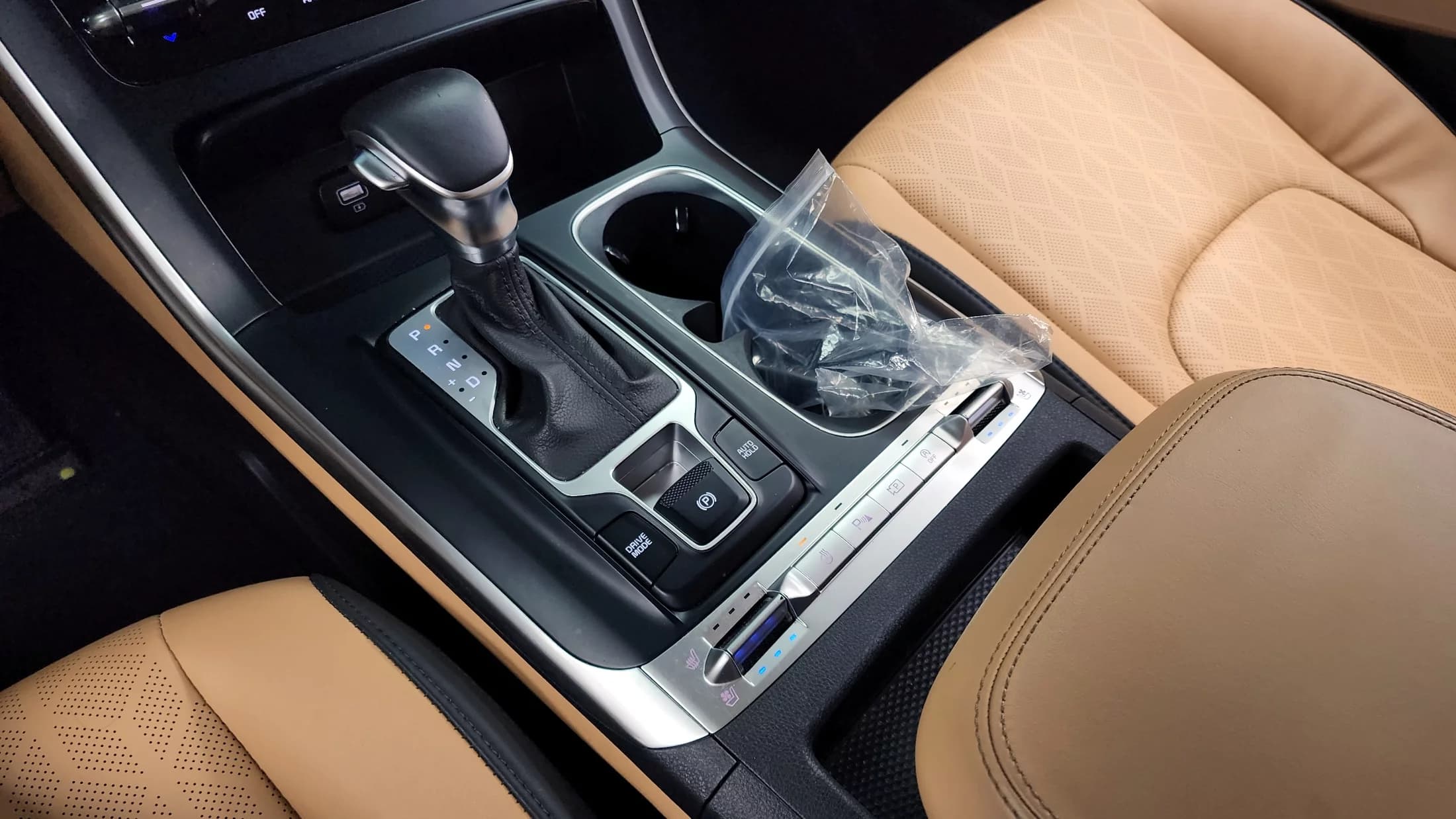 Kia Carnival 9-Seater Prestige, 2022 г. 106688 км. — фото 9