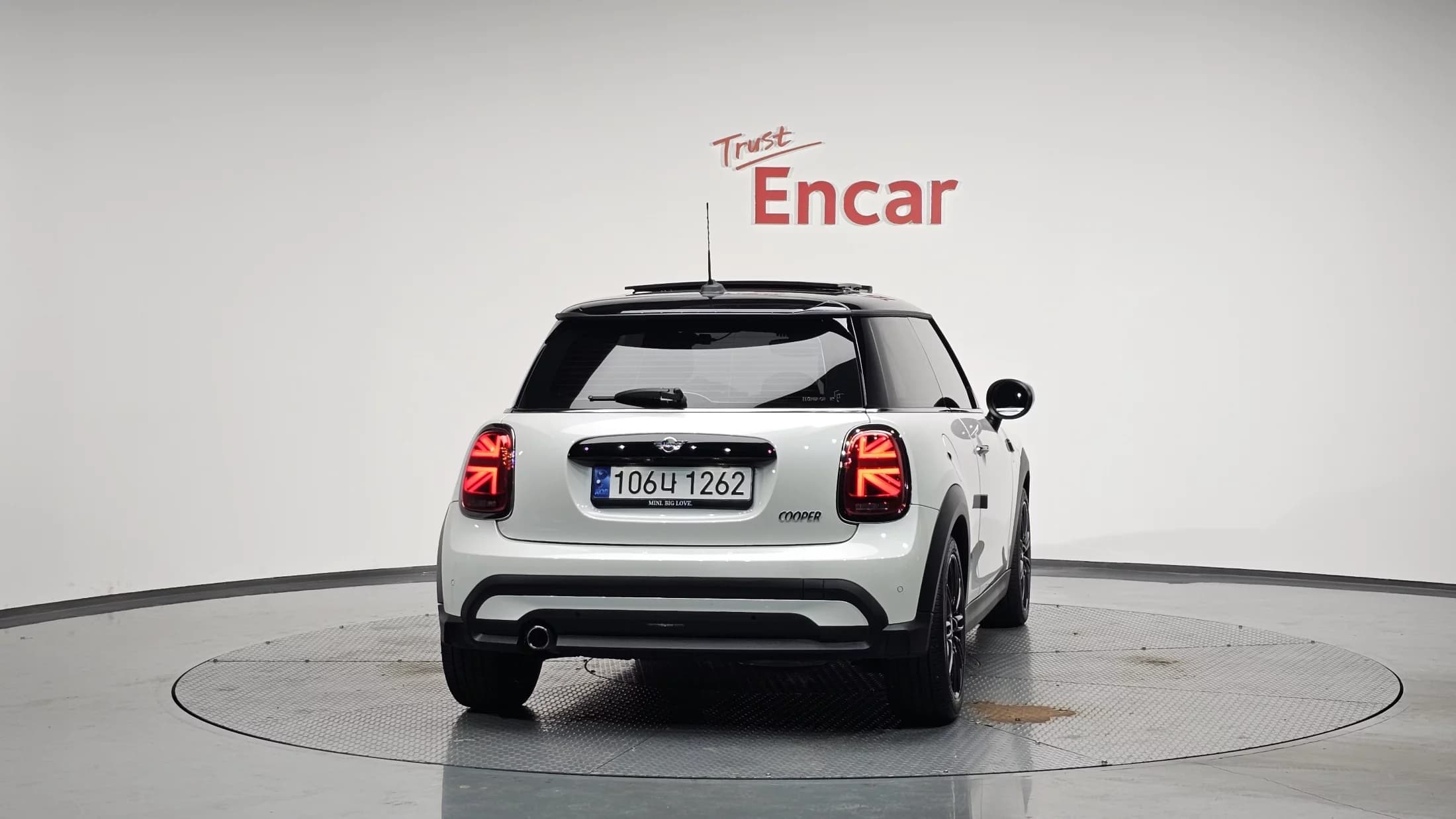 MINI Cooper 클래식 플러스 3rd, 2023 г. 13972 км. — фото 3