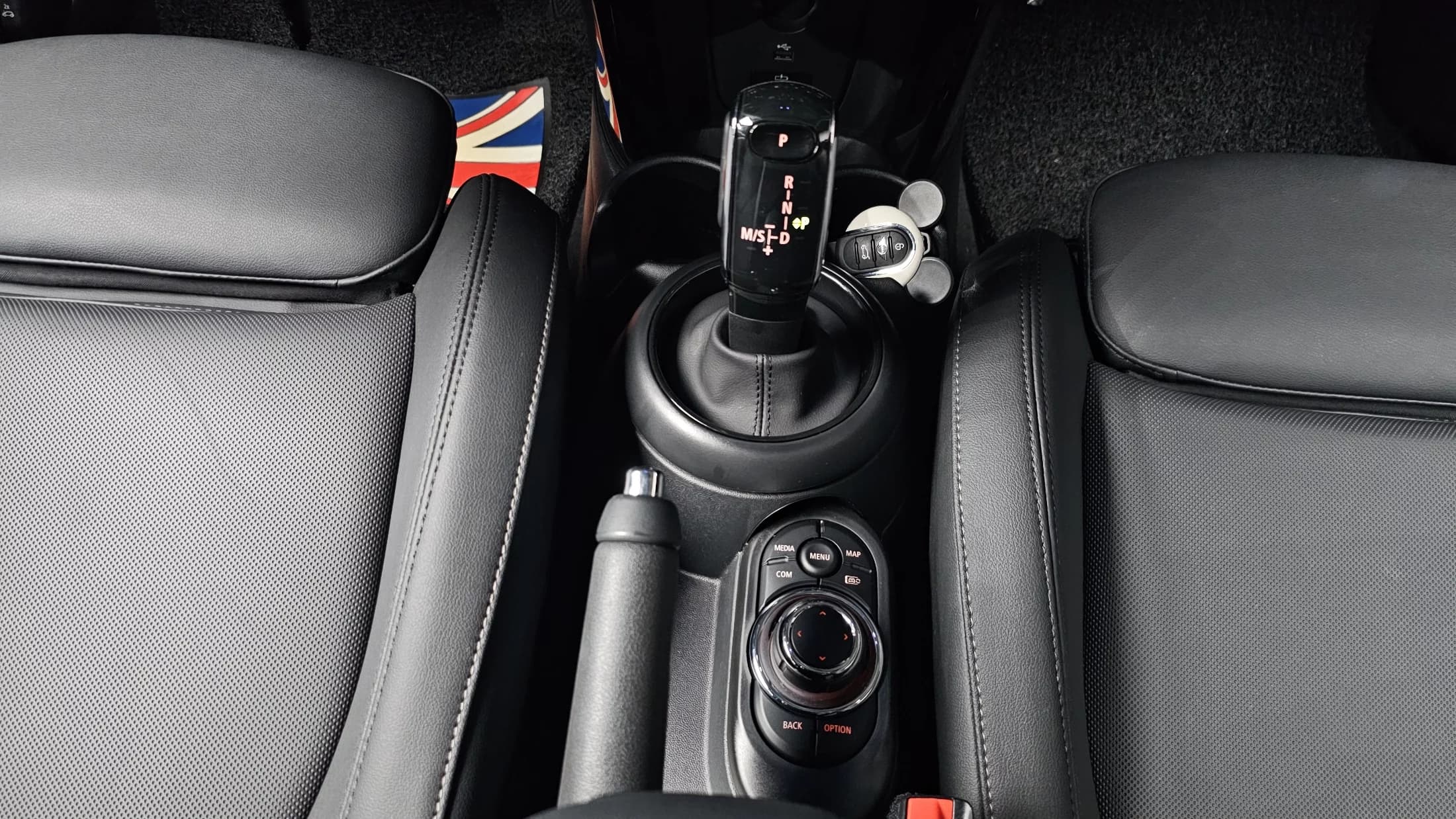 MINI Cooper 클래식 플러스 3rd, 2023 г. 13972 км. — фото 8