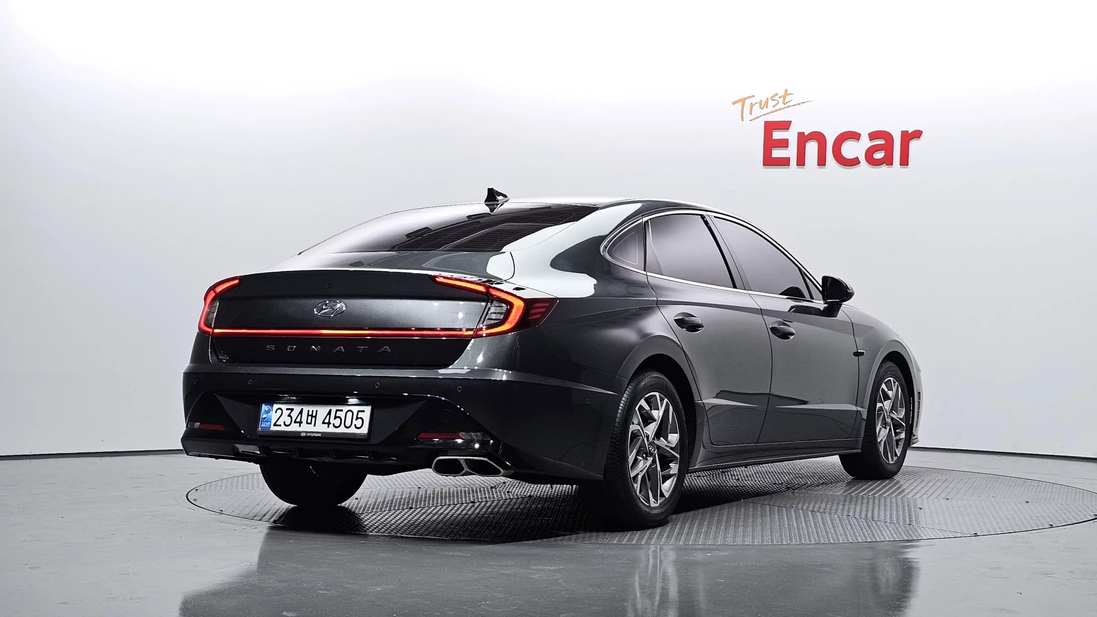 Hyundai Sonata 1.6 Turbo Premium Family, 2021 г. 64380 км. — фото 2