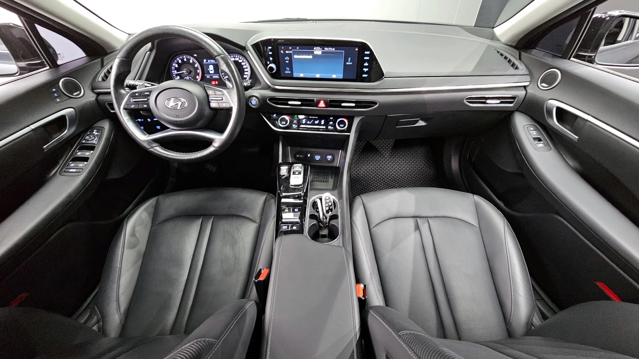 Hyundai Sonata 1.6 Turbo Premium Family, 2021 г. 64380 км. — фото 7