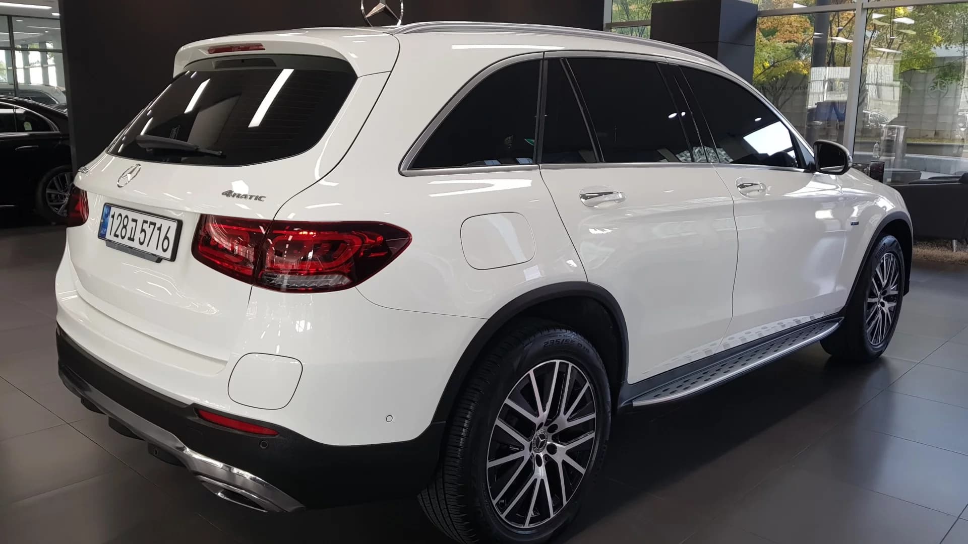 Mercedes-Benz GLC-Class GLC300e 4MATIC, гибрид, 2021 г. 78859 км. — фото 2