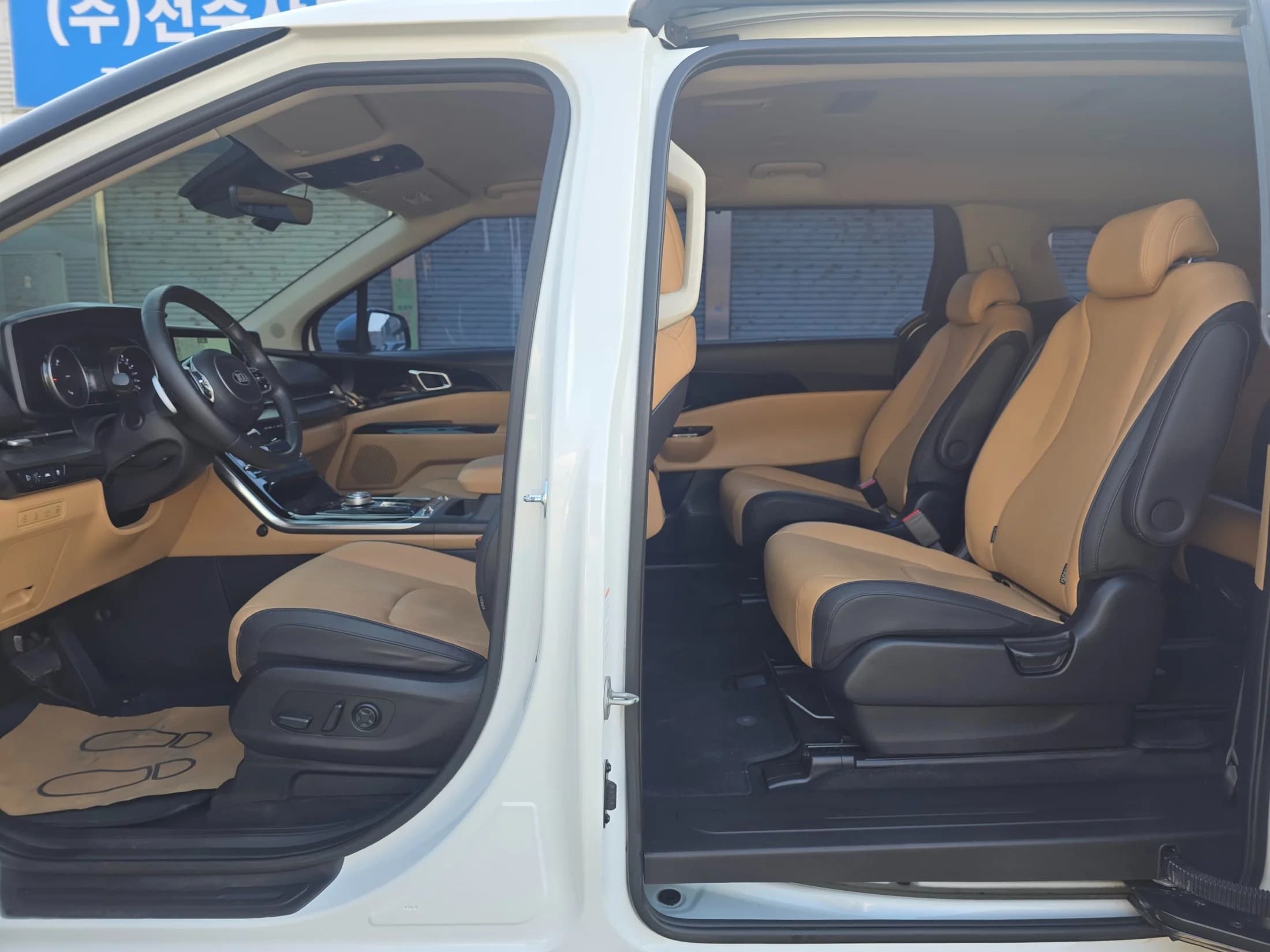 Kia Carnival 9-Seater Noblesse, 2021 г. 95587 км. — фото 16
