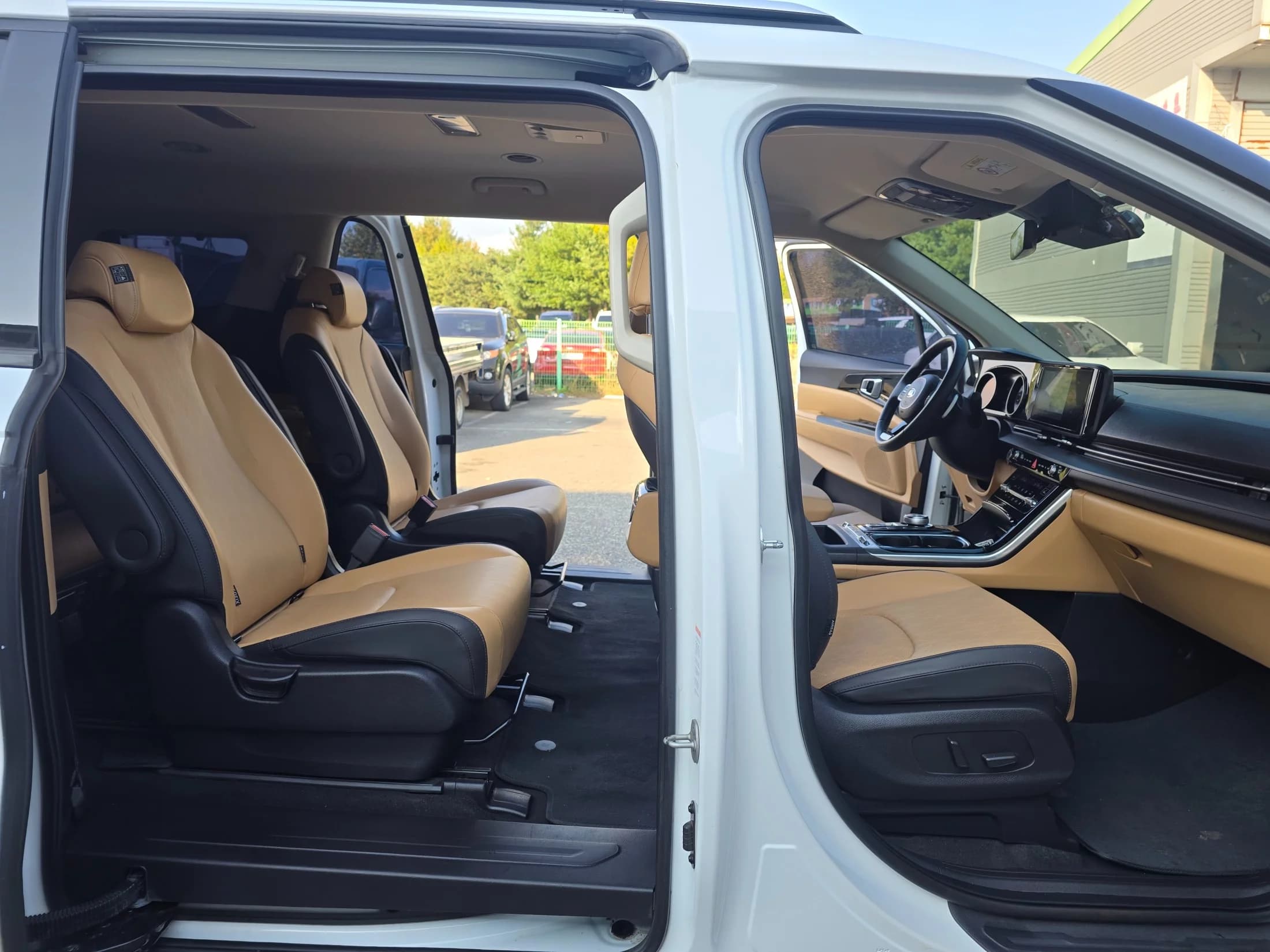 Kia Carnival 9-Seater Noblesse, 2021 г. 95587 км. — фото 18