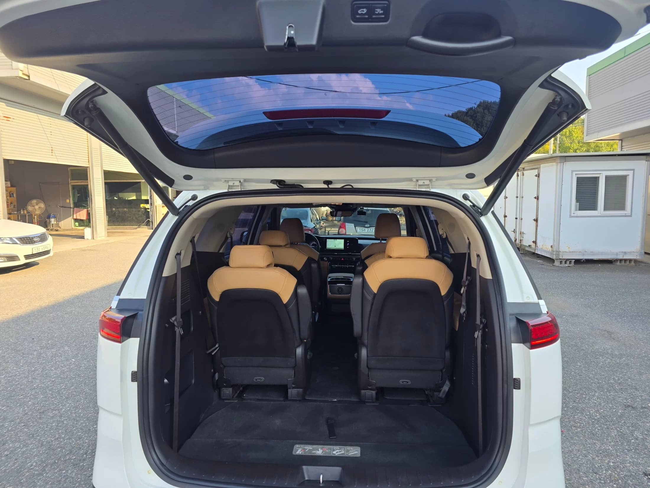 Kia Carnival 9-Seater Noblesse, 2021 г. 95587 км. — фото 7