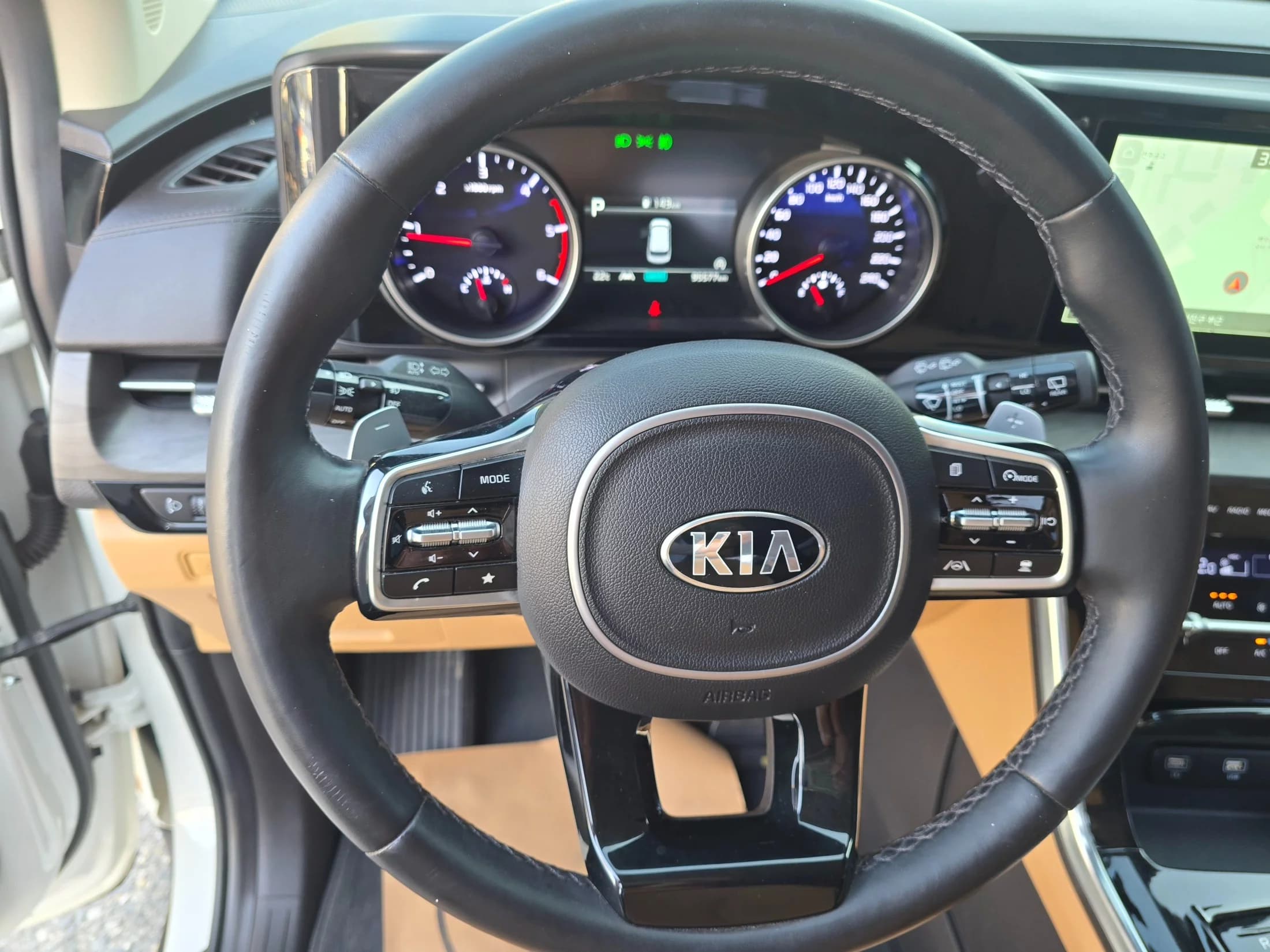 Kia Carnival 9-Seater Noblesse, 2021 г. 95587 км. — фото 9