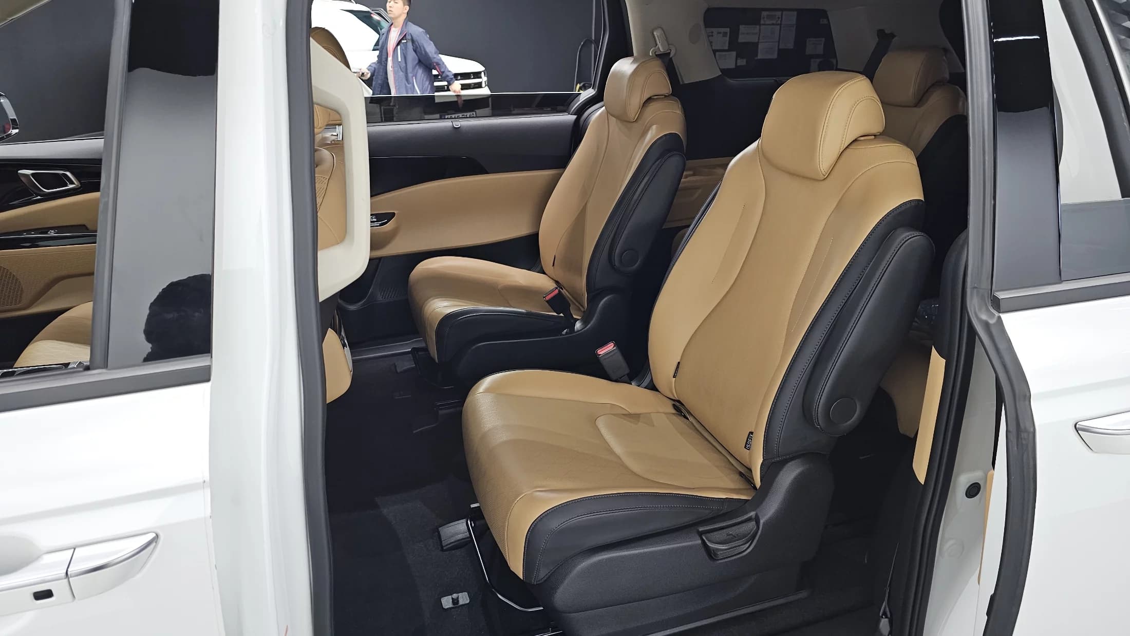 Kia Carnival Gasoline 9-Seater Noblesse, 2023 г. 65691 км. — фото 12