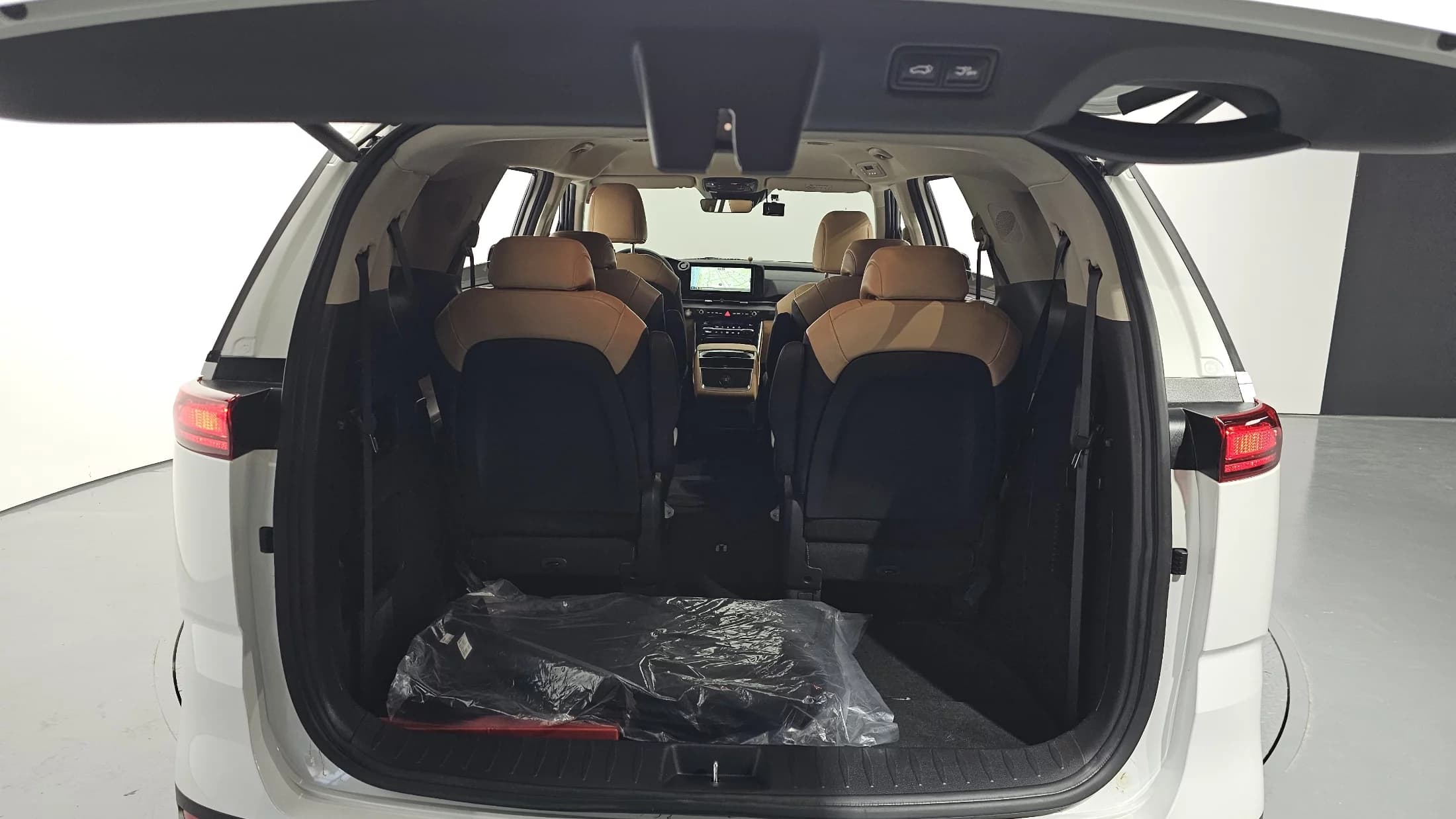 Kia Carnival Gasoline 9-Seater Noblesse, 2023 г. 65691 км. — фото 20