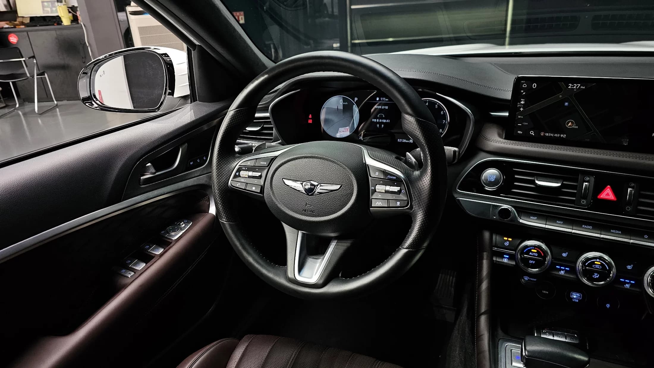 Genesis G70 Gasoline 2.0T 4WD, 2021 г. 52226 км. — фото 13