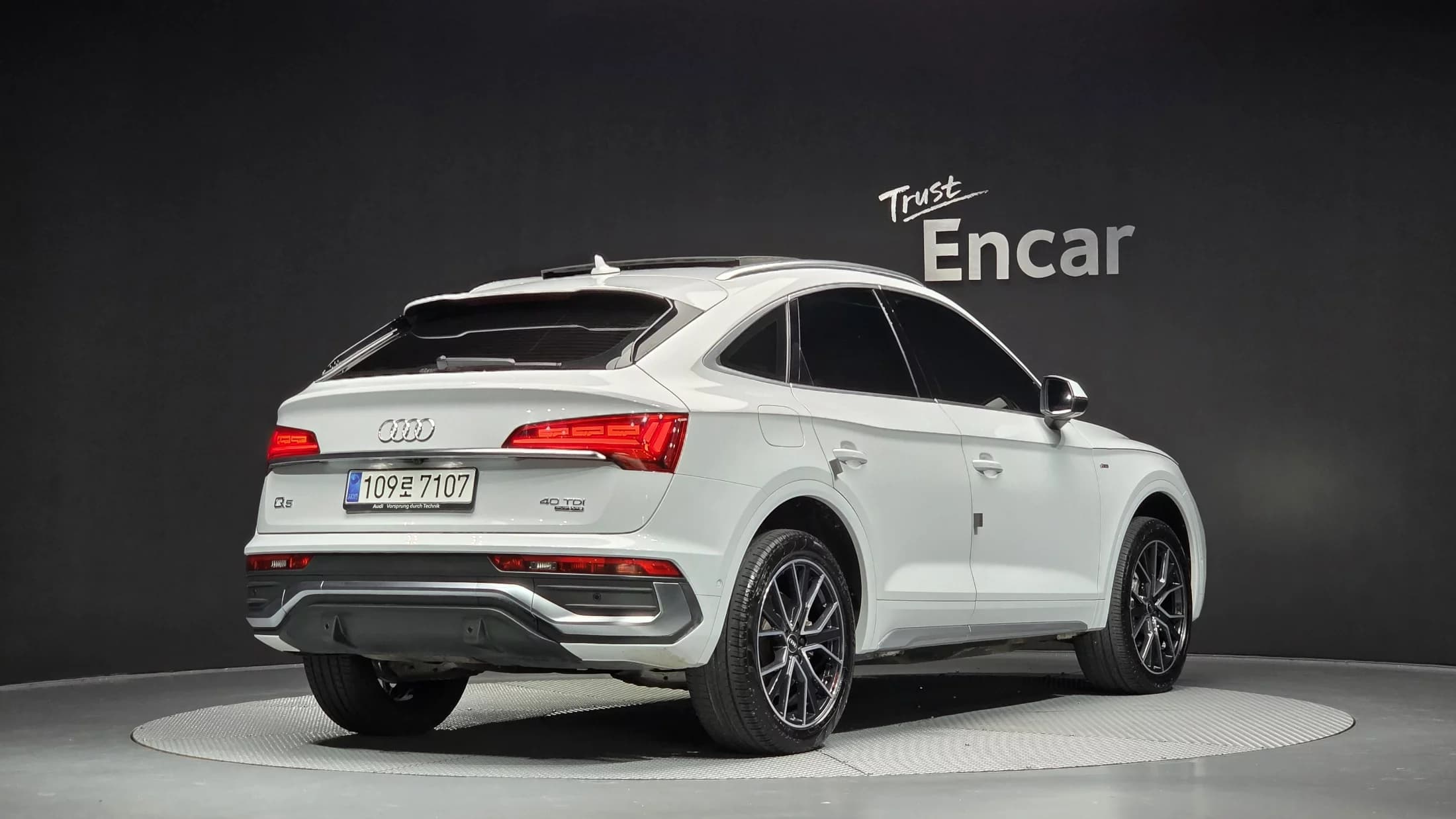 Audi Q5 40 TDI Quattro Premium Sportback, 2023 г. 37177 км. — фото 2