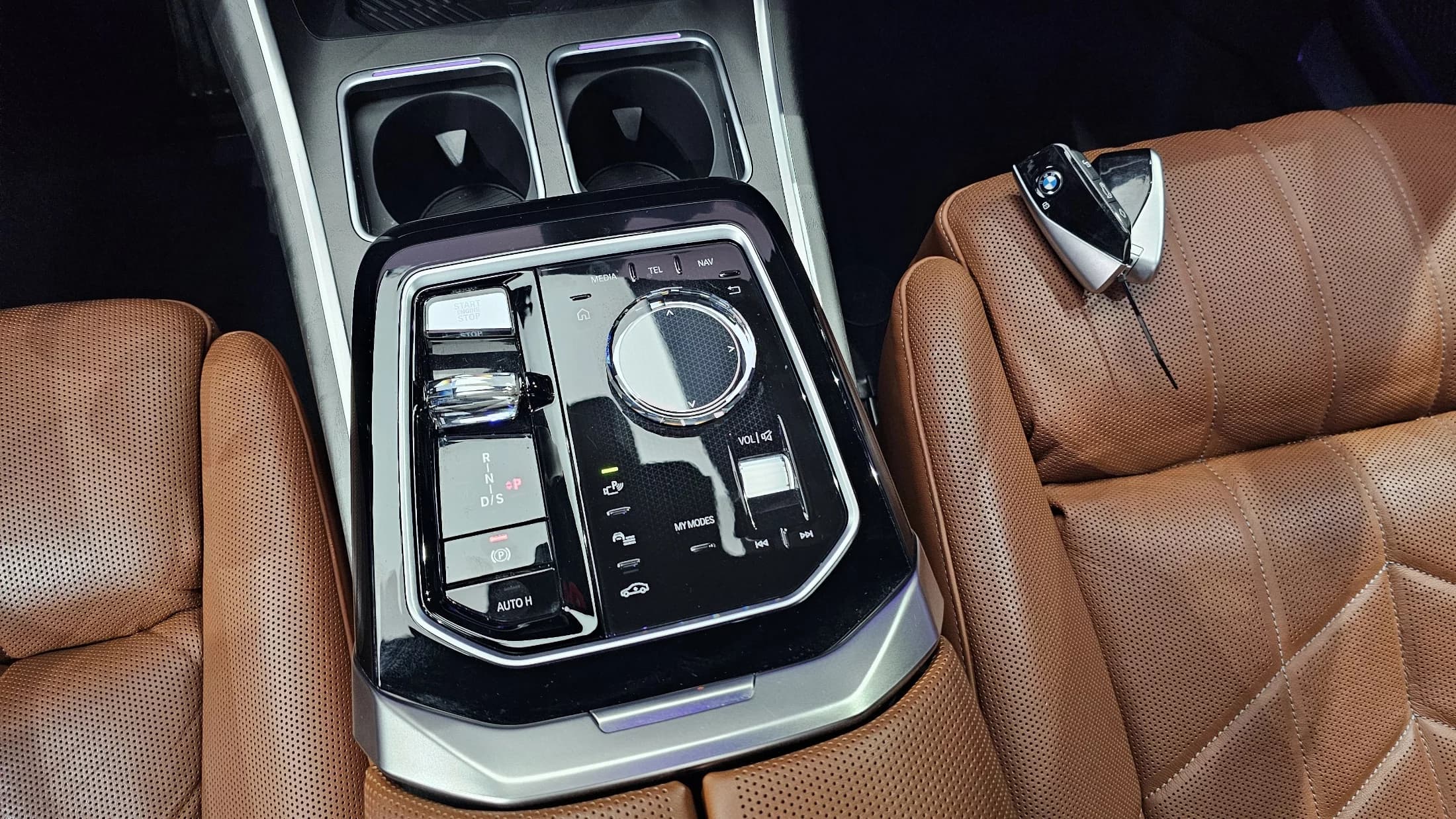 BMW 7-Series 740i sDrive Design Pure Excellence, 2023 г. 33611 км. — фото 9