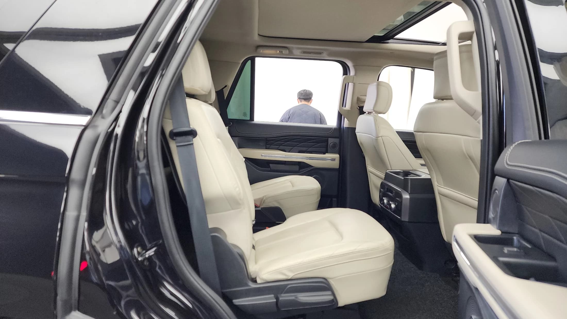Ford EXPEDITION Platinum 4WD 7Seater, 2021 г. 50013 км. — фото 12