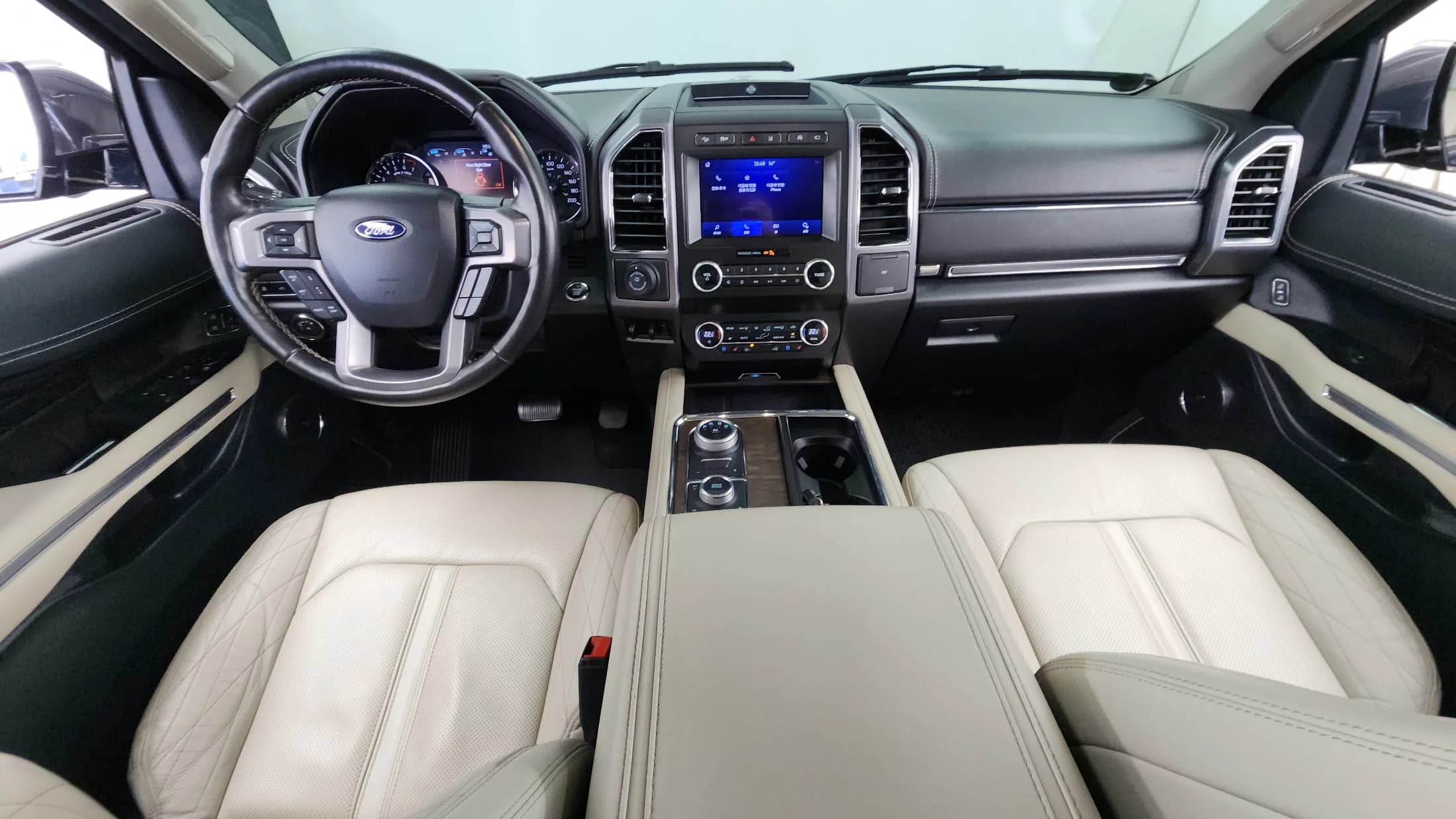 Ford EXPEDITION Platinum 4WD 7Seater, 2021 г. 50013 км. — фото 7