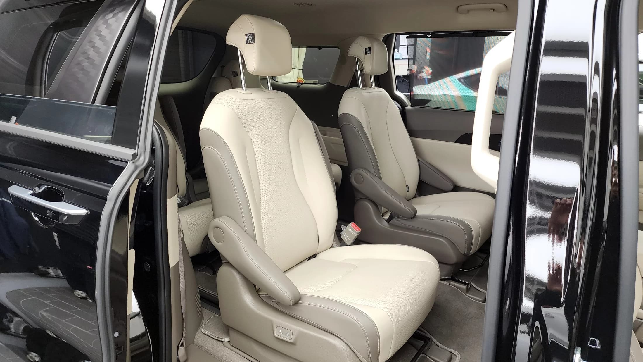 Kia Carnival Gasoline 9-Seater Gravity, 2024 г. 11376 км. — фото 12