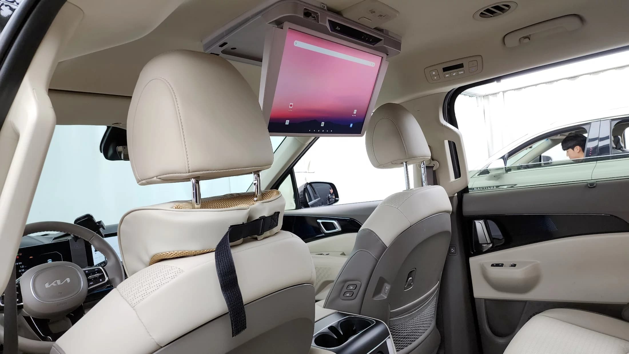 Kia Carnival Gasoline 9-Seater Gravity, 2024 г. 11376 км. — фото 18