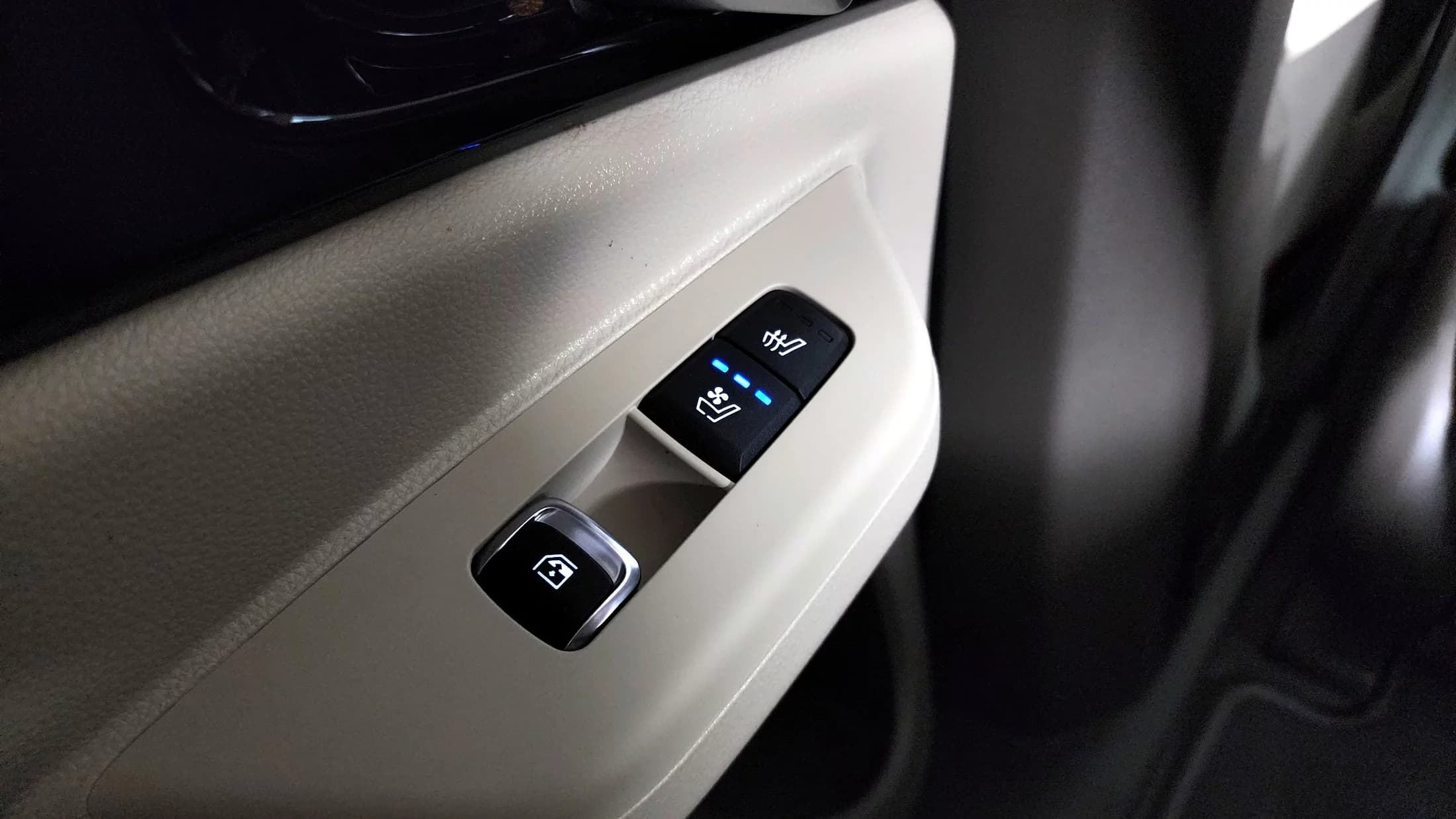 Kia Carnival Gasoline 9-Seater Gravity, 2024 г. 11376 км. — фото 19