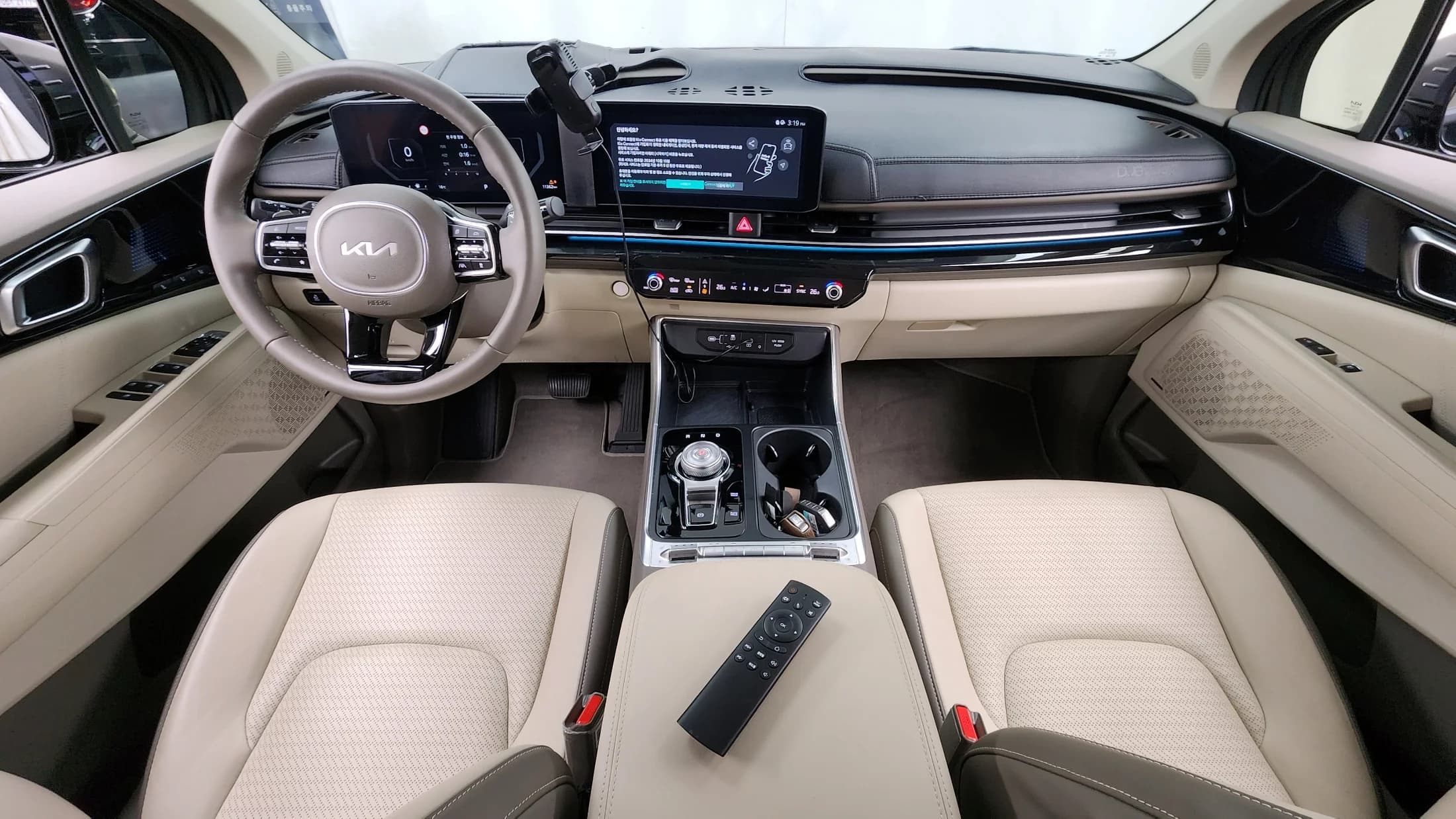 Kia Carnival Gasoline 9-Seater Gravity, 2024 г. 11376 км. — фото 7