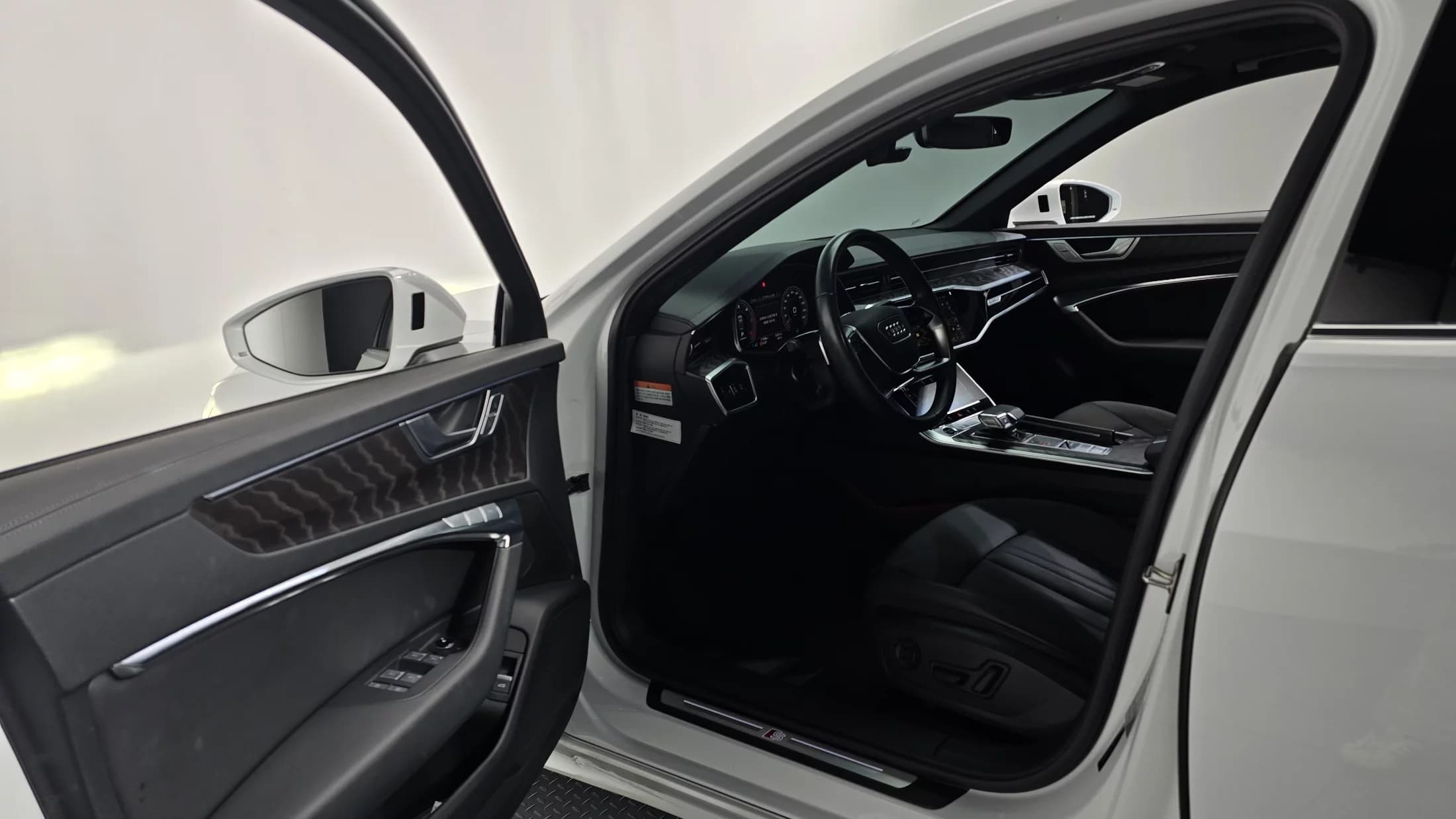 Audi A6 40 TDI Quattro Premium C7, 2023 г. 17417 км. — фото 10