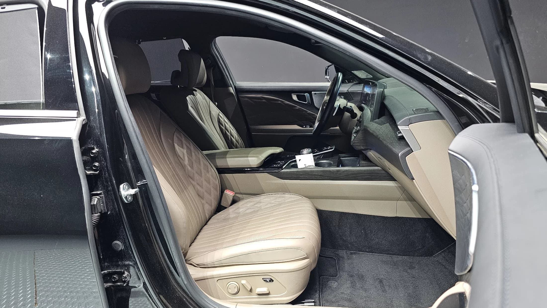 Kia K8 3.5 Gasoline 4WD Platinum, 2024 г. 48851 км. — фото 10