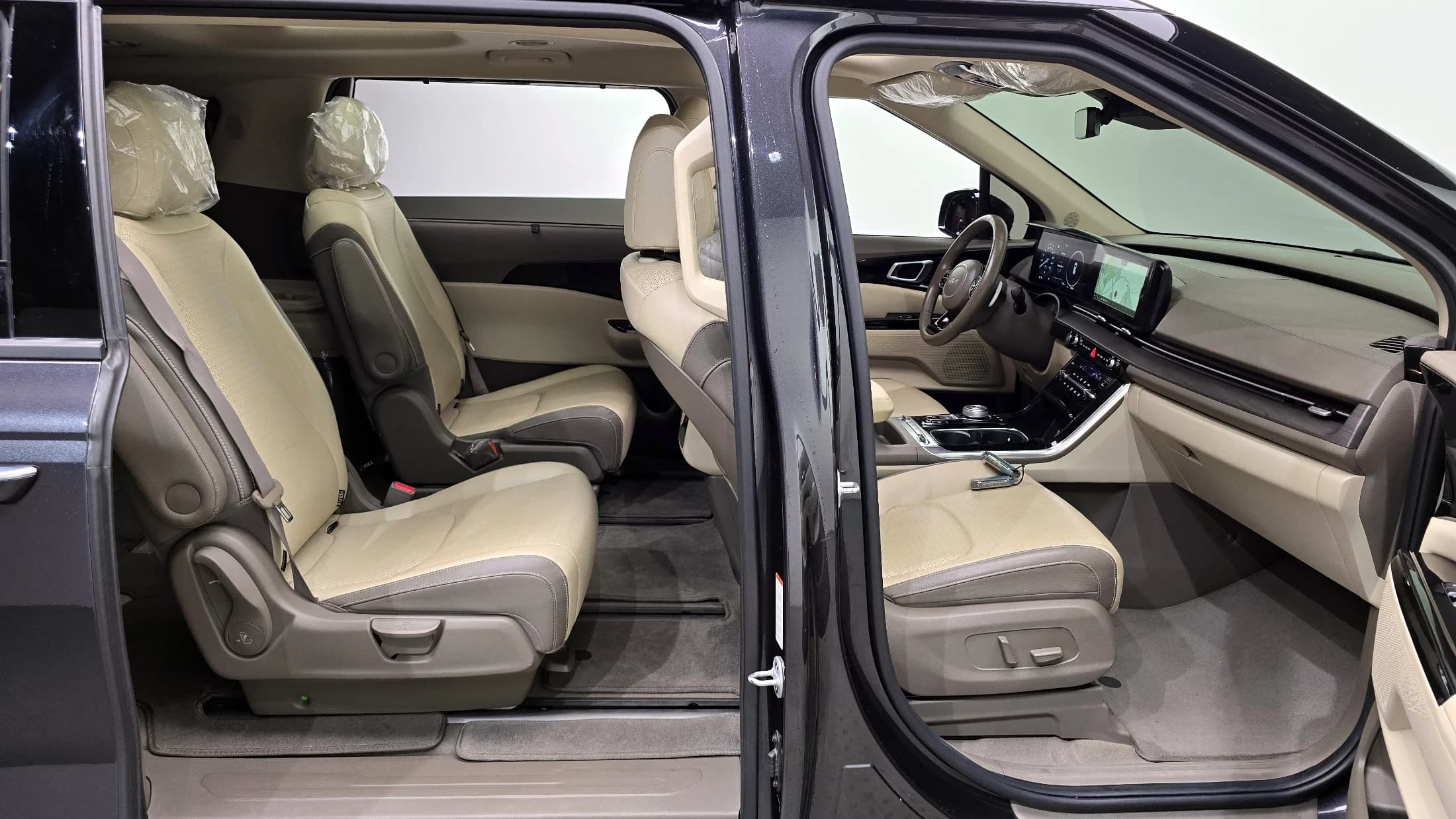 Kia Carnival Gasoline 7-Seater Outdoor Noblesse, 2023 г. 36616 км. — фото 12