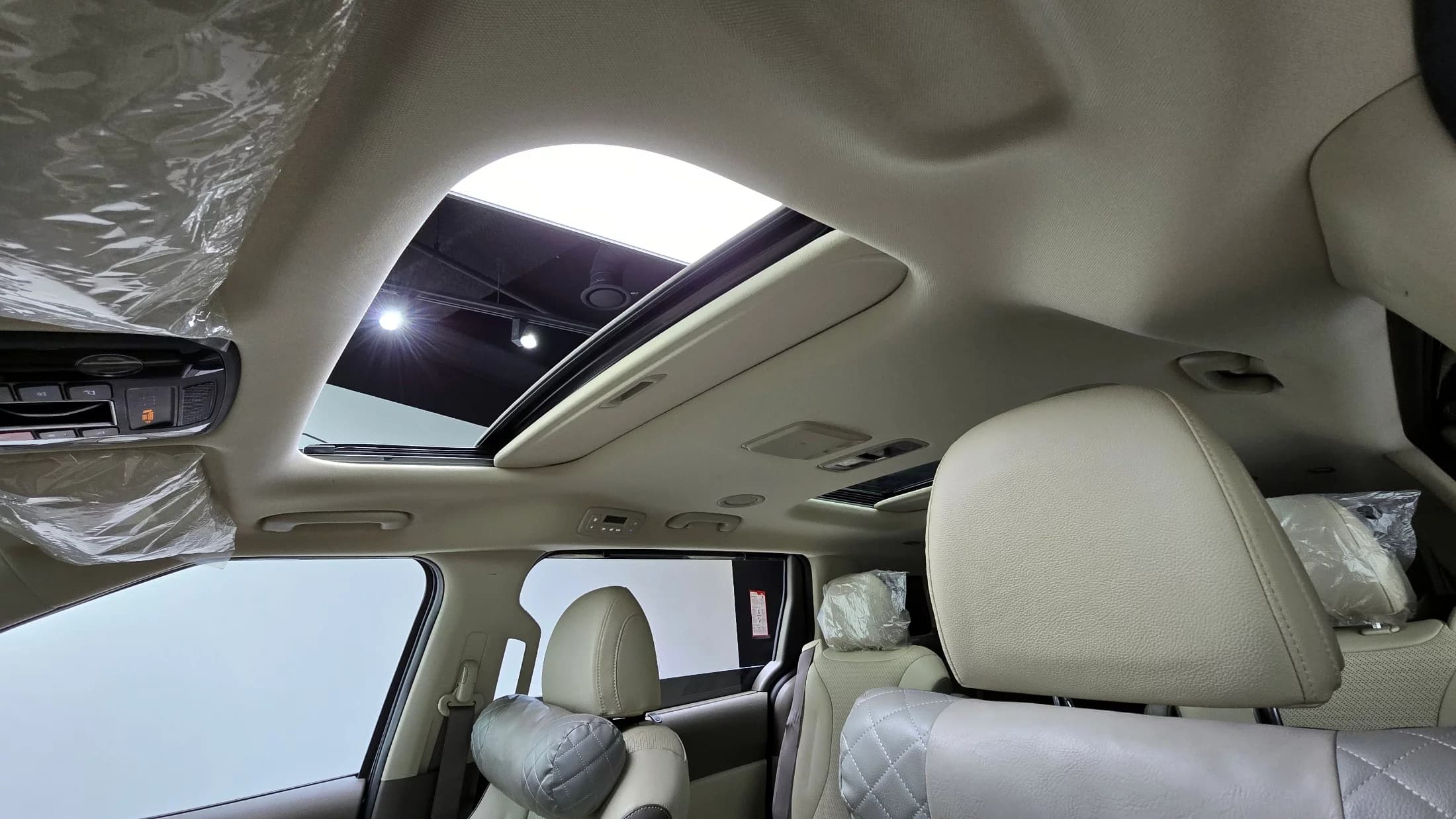Kia Carnival Gasoline 7-Seater Outdoor Noblesse, 2023 г. 36616 км. — фото 19